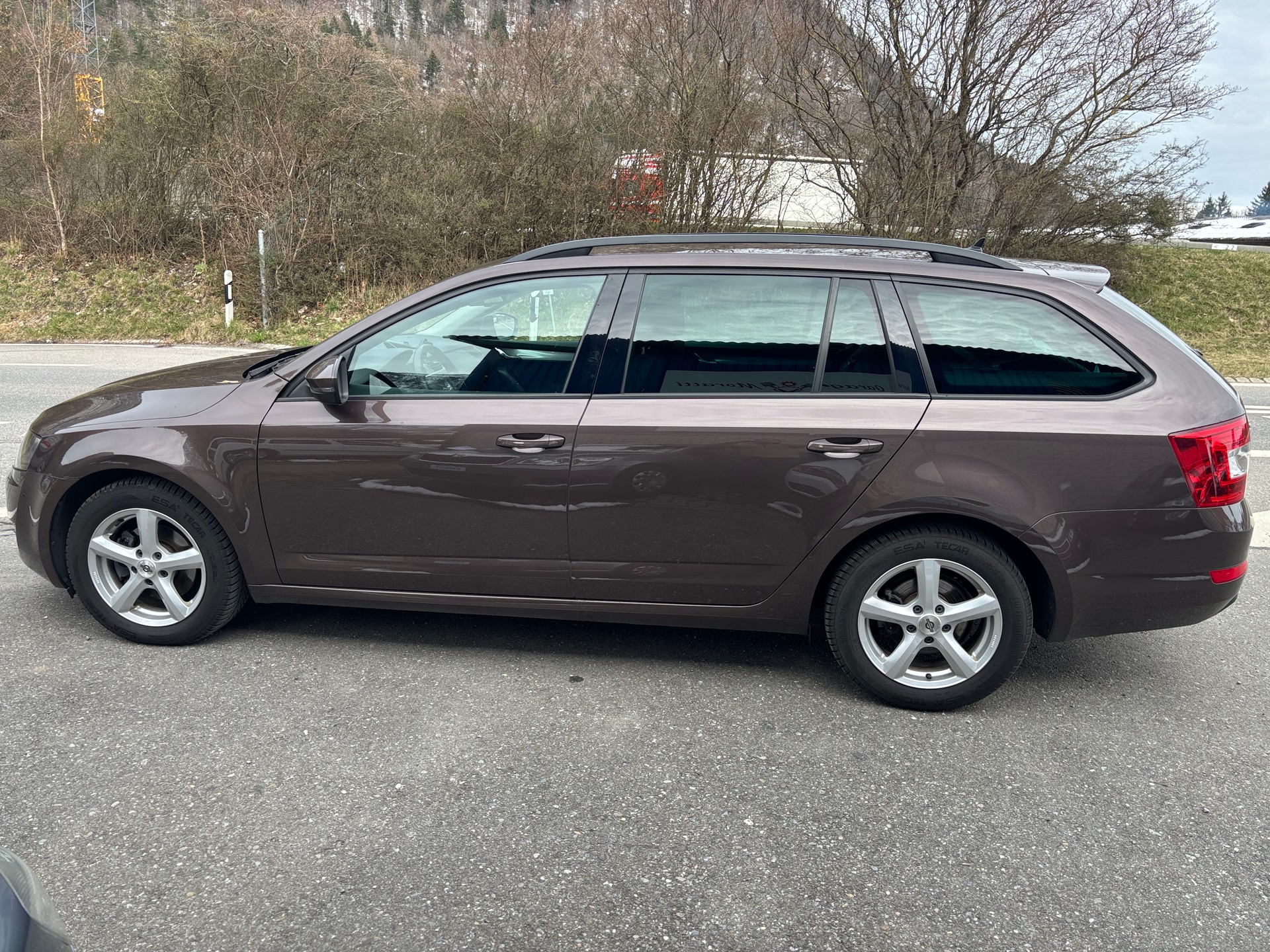 SKODA Octavia Combi 2.0 TDI Fresh 4x4-image-2