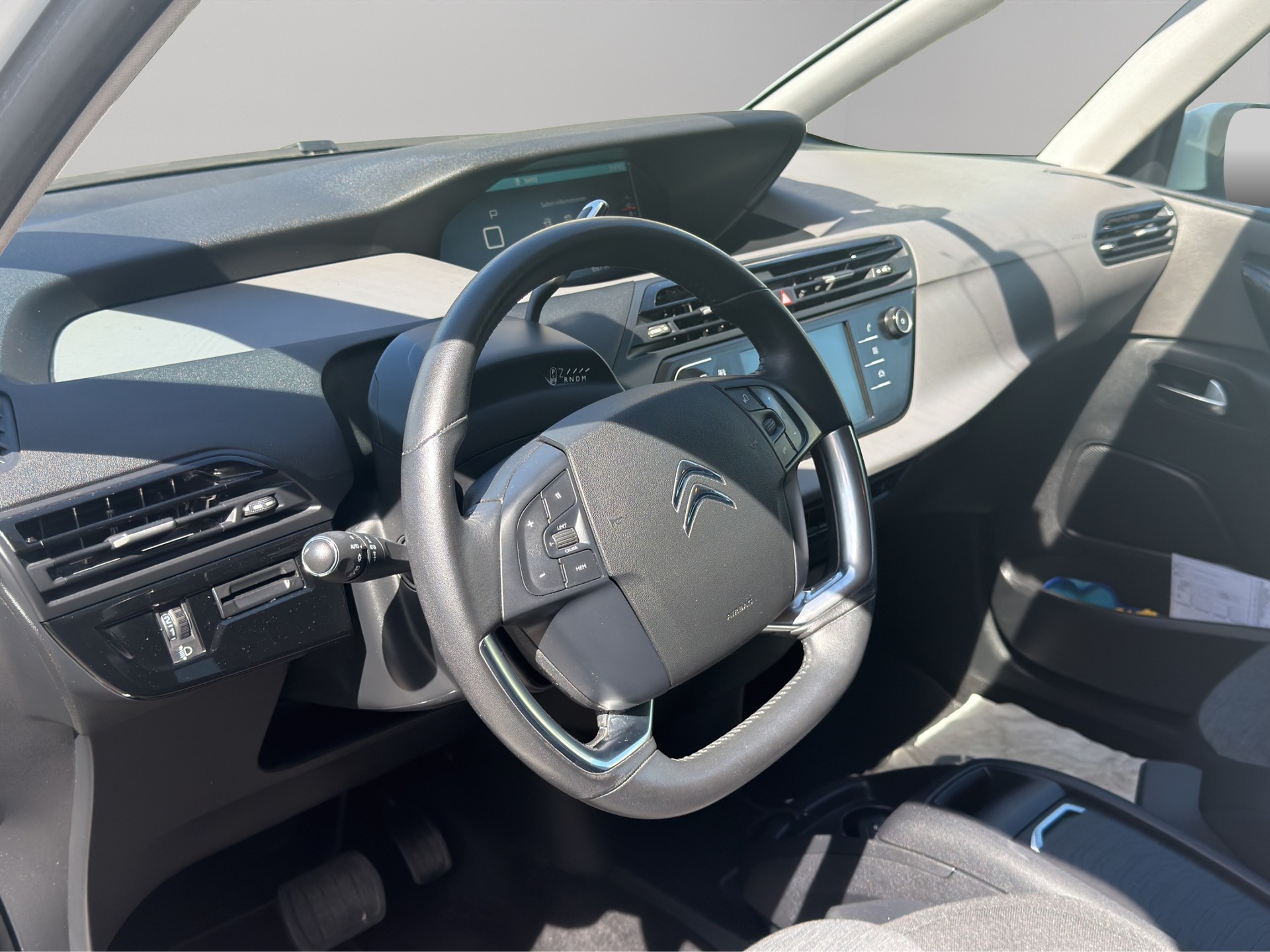 CITROEN Grand C4 Spacetourer 1.5 BlueHDi Shine EAT8-image-13