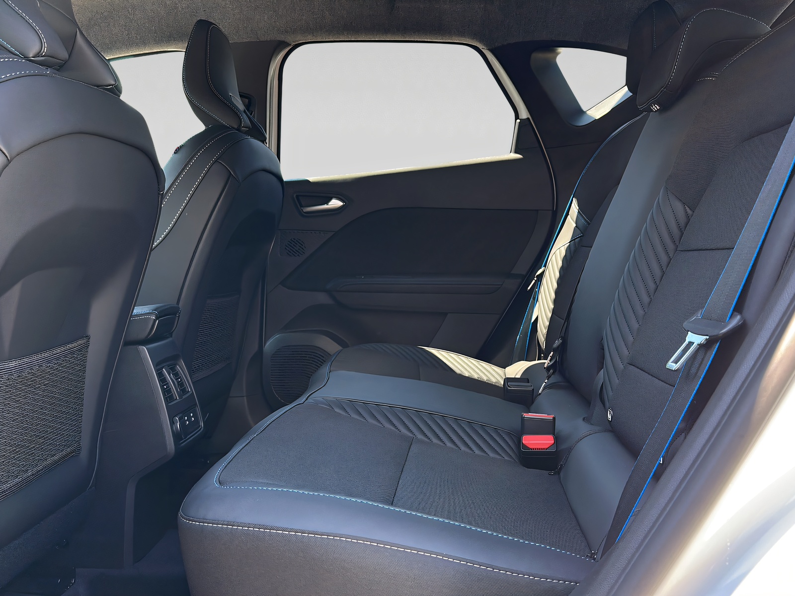 RENAULT CAPTUR esprit Alpine full hybrid E-Tech 160-image-10