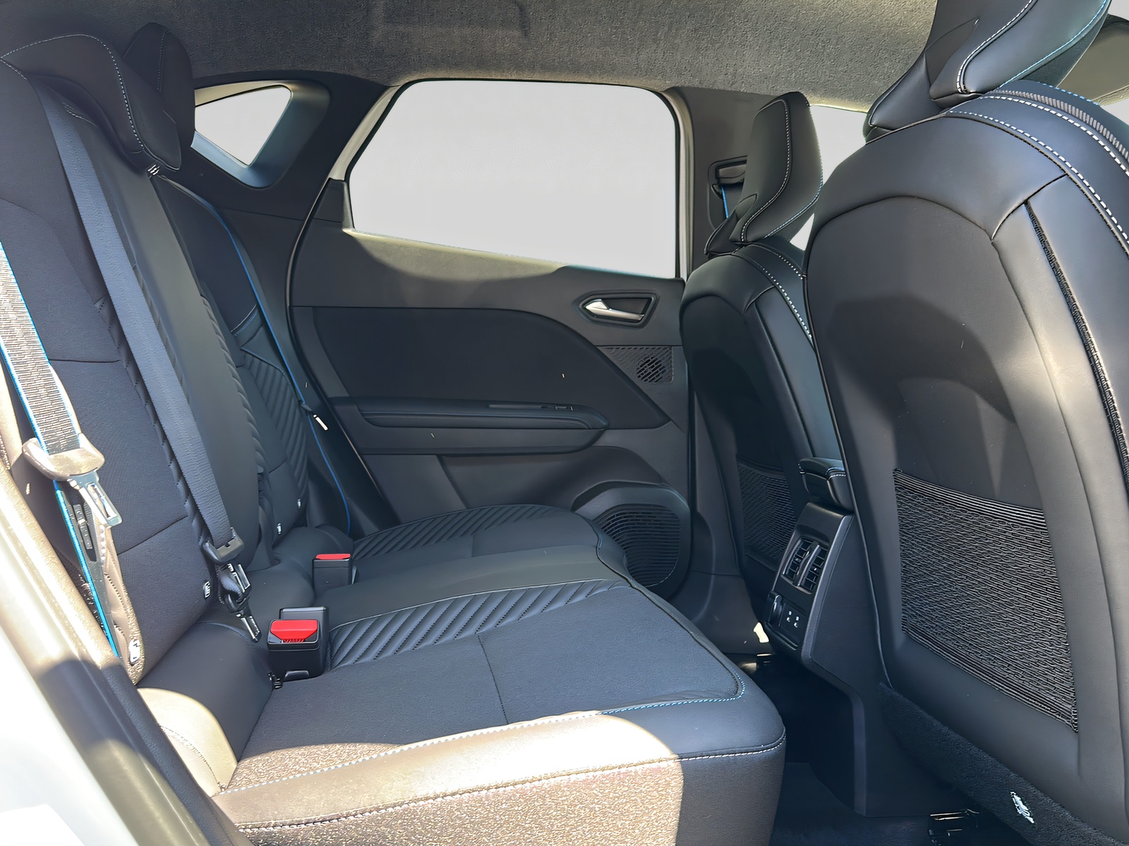 RENAULT CAPTUR esprit Alpine full hybrid E-Tech 160-image-9
