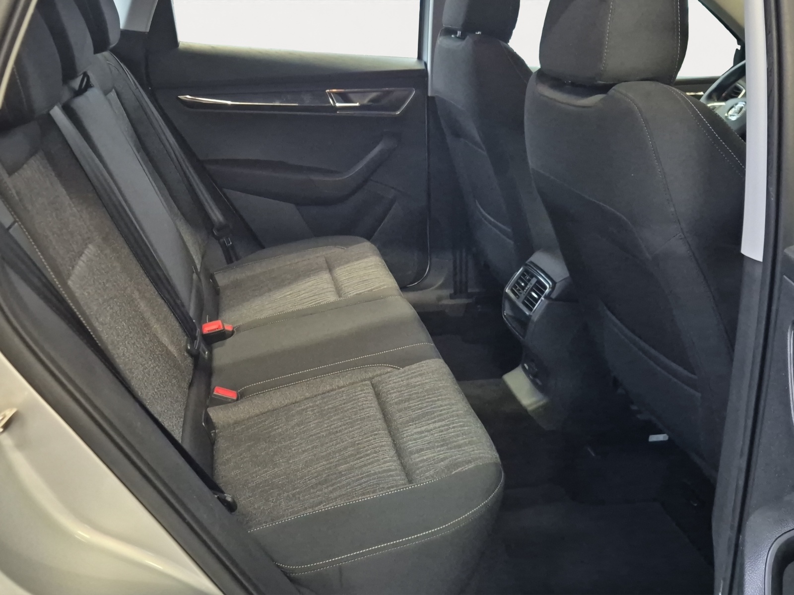 SKODA Karoq 2.0 TDI CR Ambition 4x4 DSG-image-13