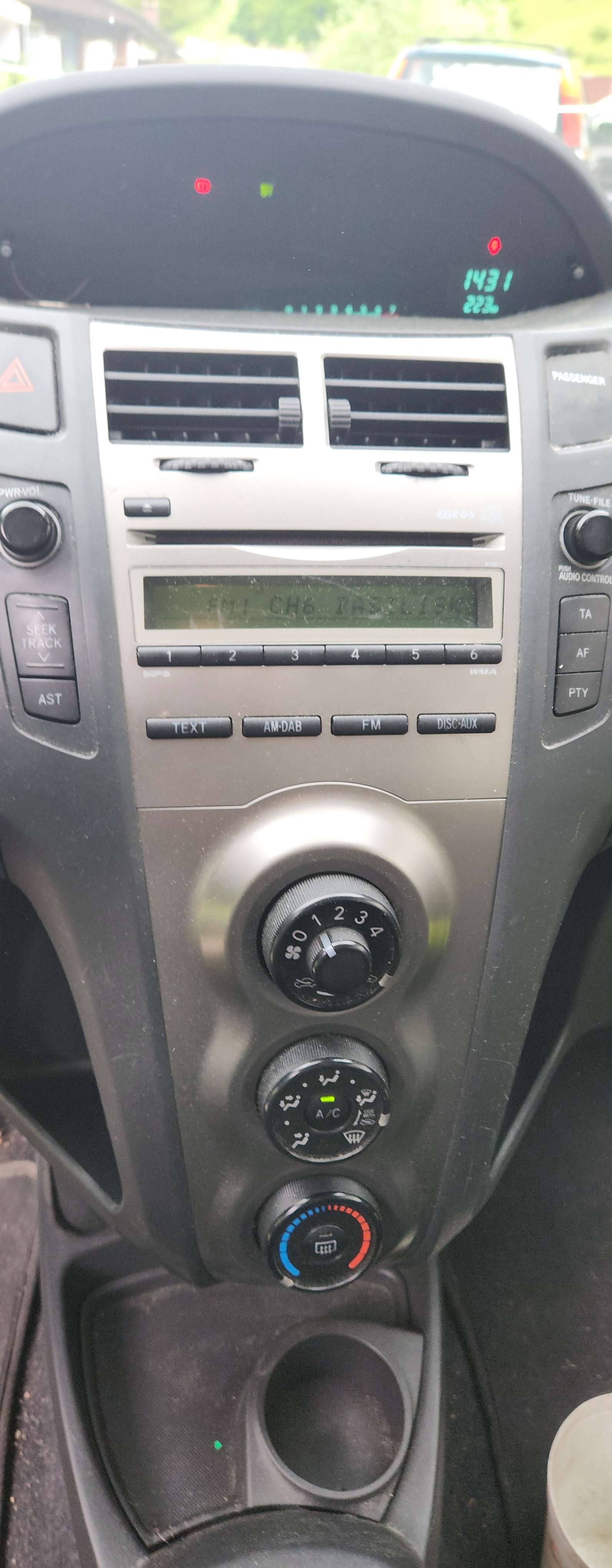 TOYOTA Yaris 1.33 Linea Luna ( Fix Preis)-image-6