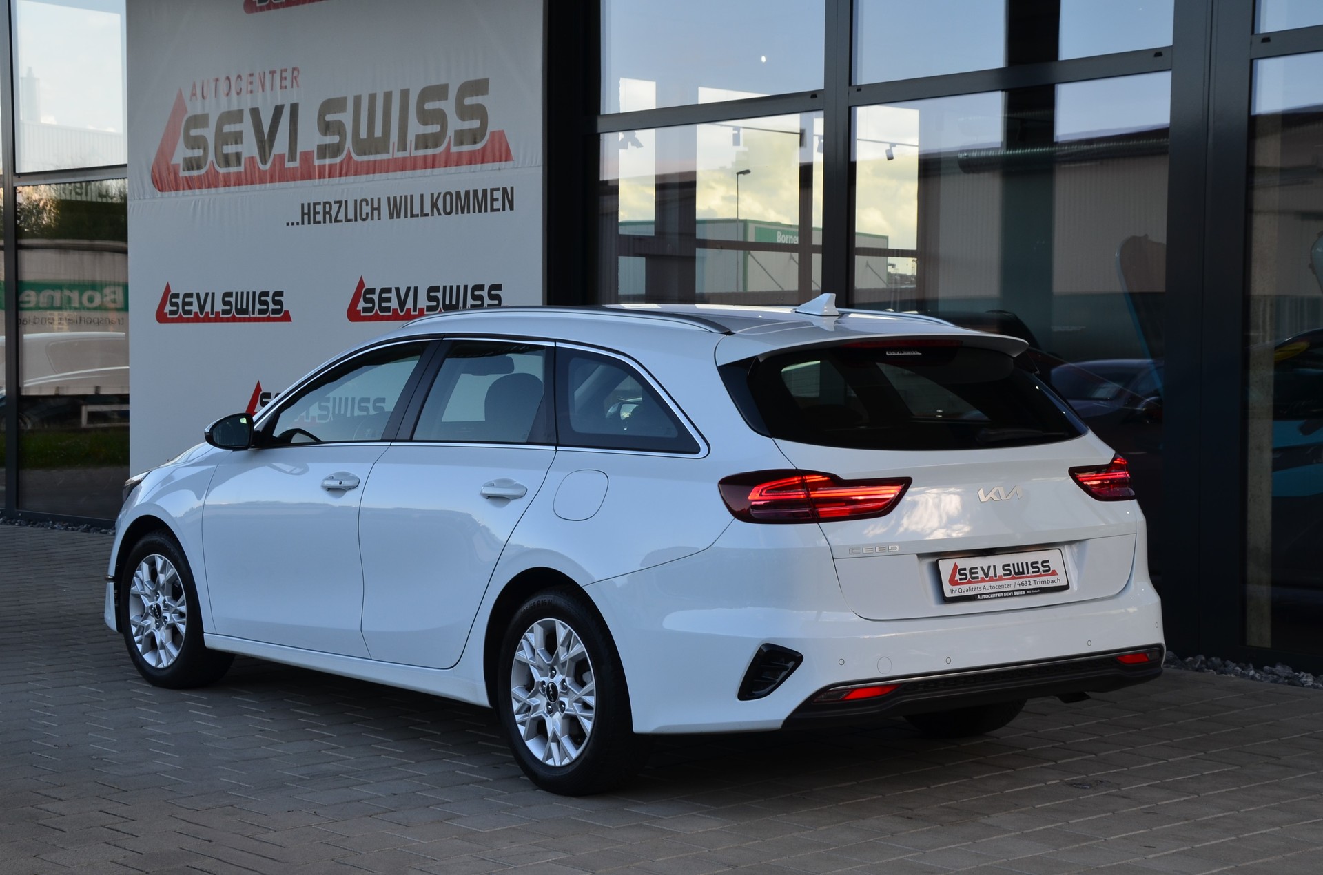 KIA Ceed Sportswagon 1.5 T-GDi Power DCT*Frisch ab MFK,1 Jahr oder 20000km Garantie auf Motor und Getriebe*-image-6