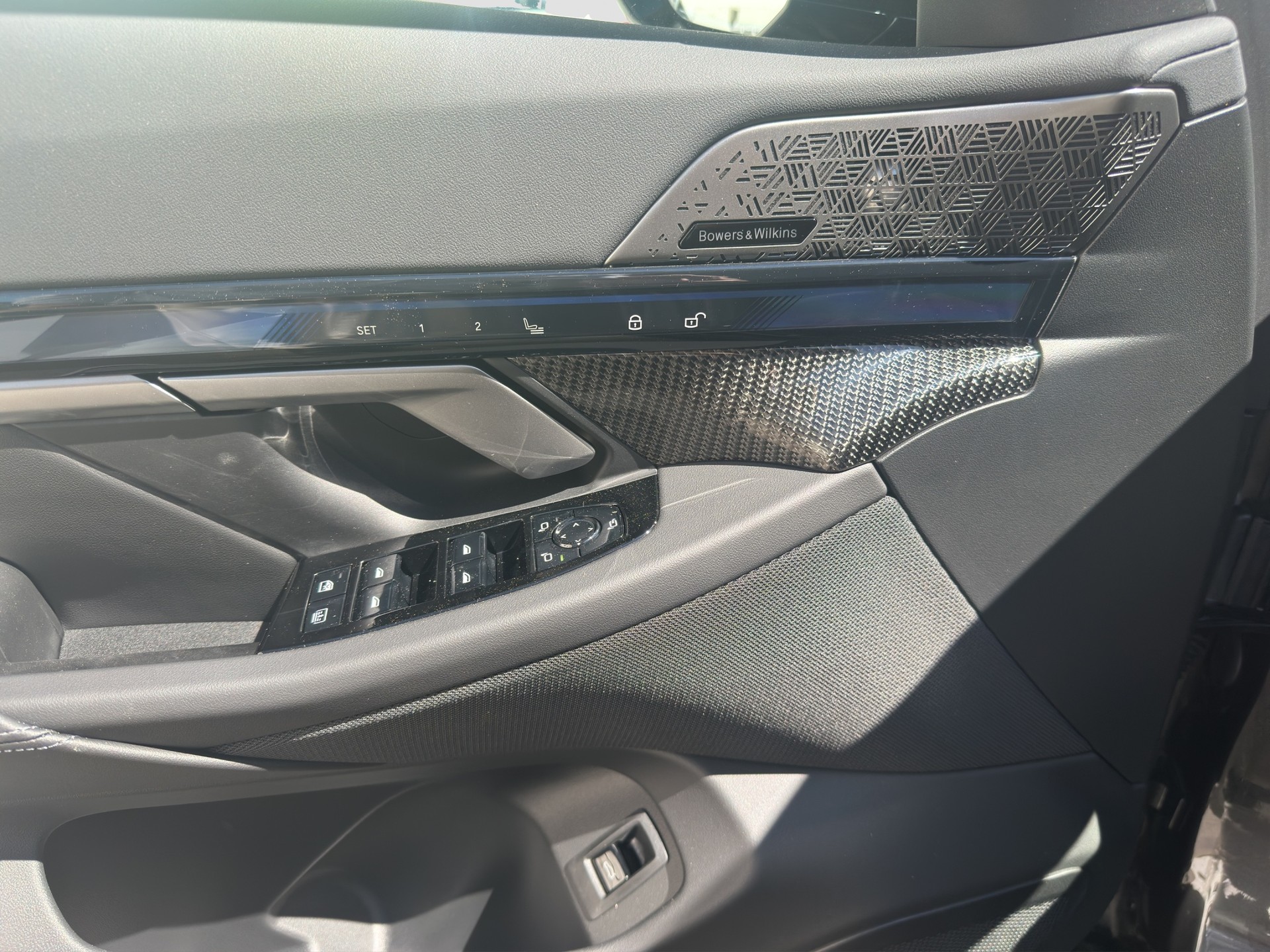 BMW i5 M60 xDrive M Sport Pro-image-12