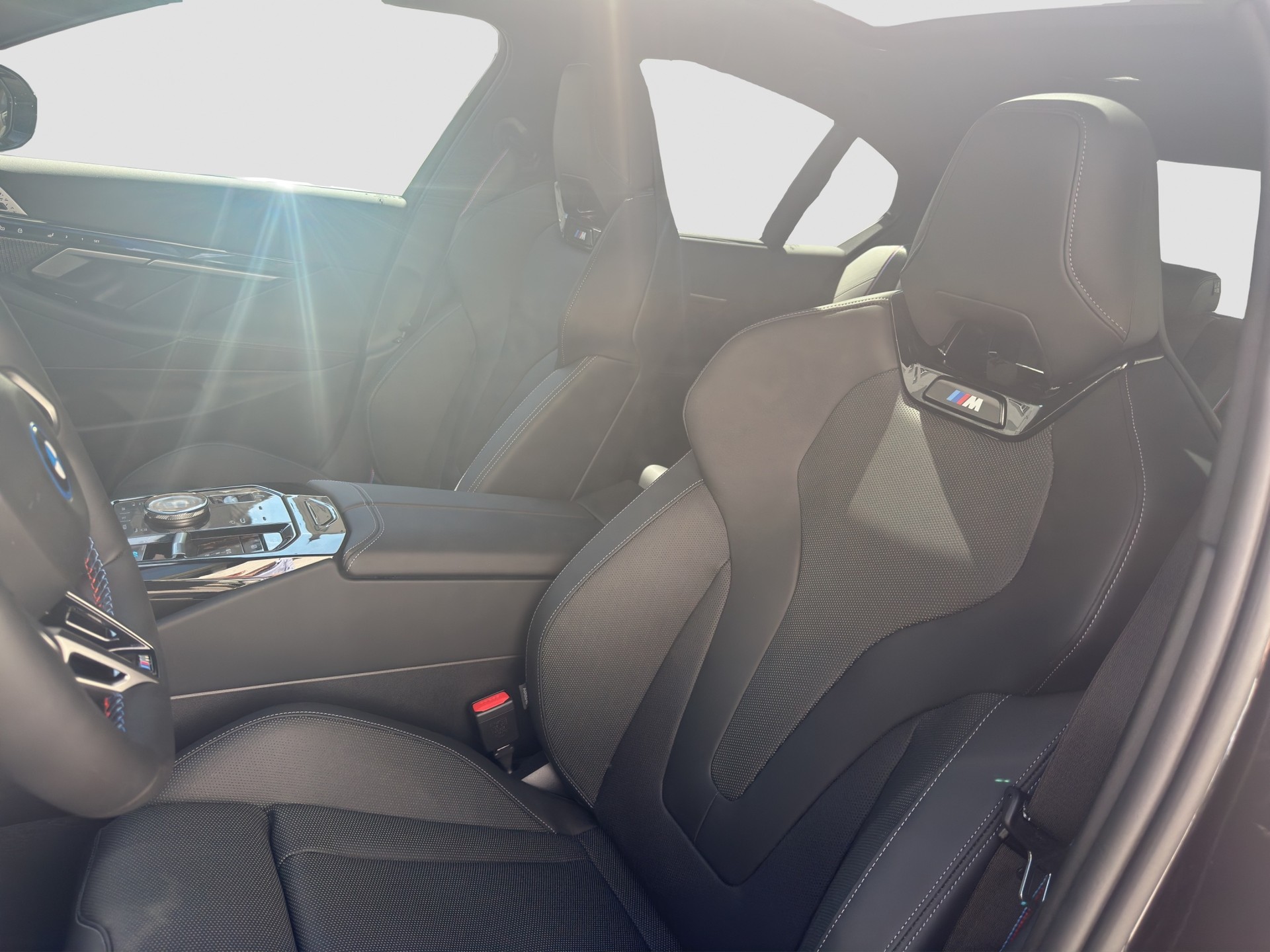 BMW i5 M60 xDrive M Sport Pro-image-8
