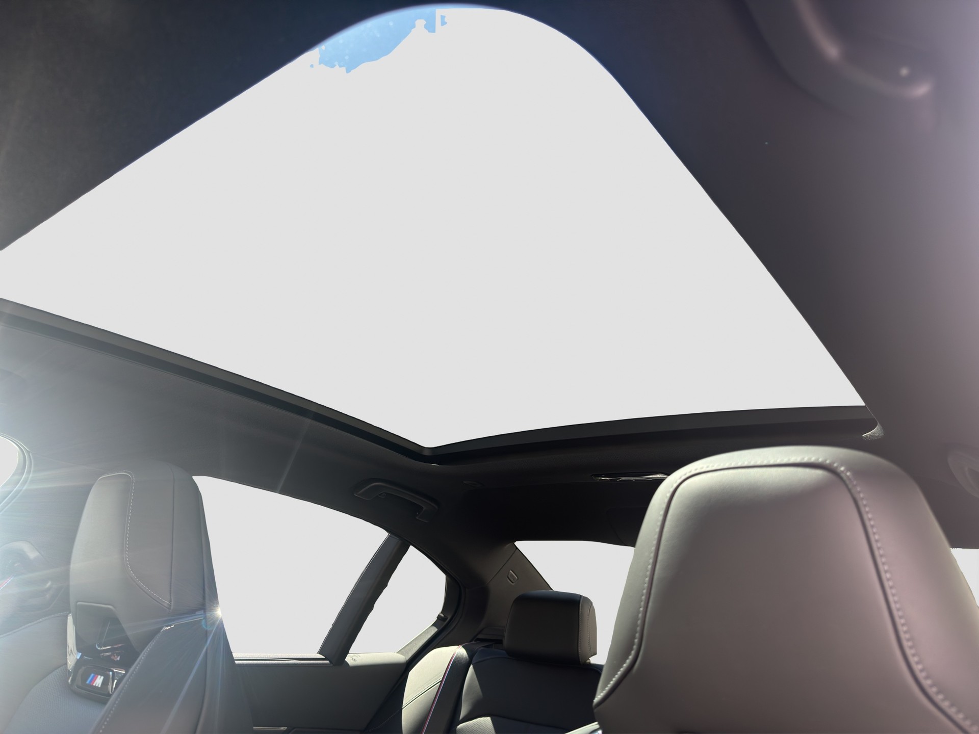 BMW i5 M60 xDrive M Sport Pro-image-11