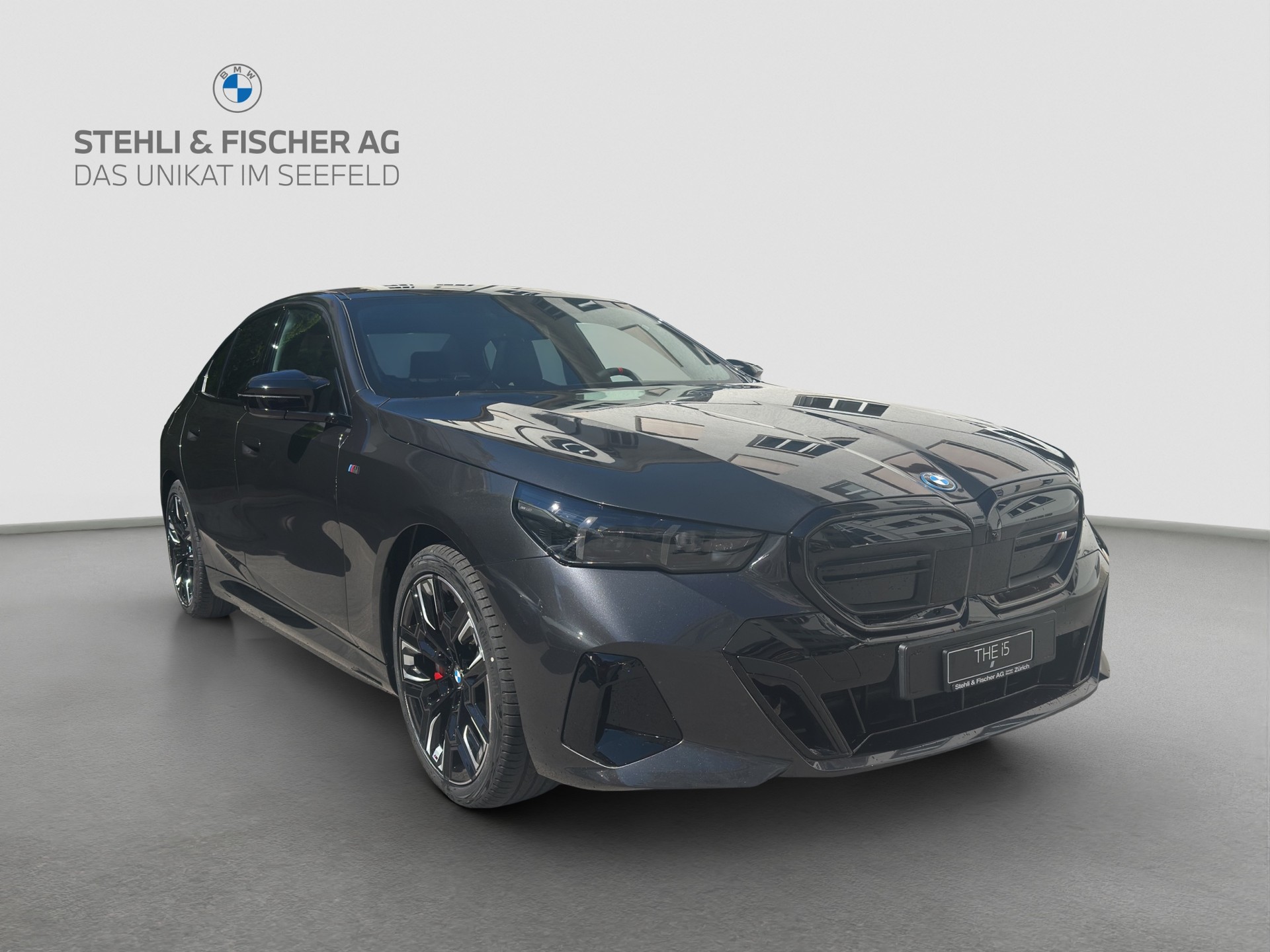 BMW i5 M60 xDrive M Sport Pro-showroom-element-1