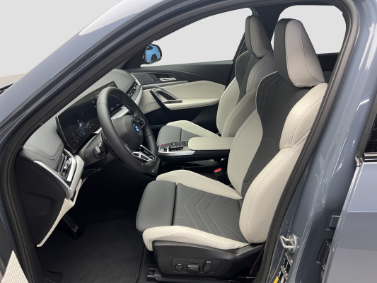 BMW iX1 xDrive 30 Ed. M Sport-image-8