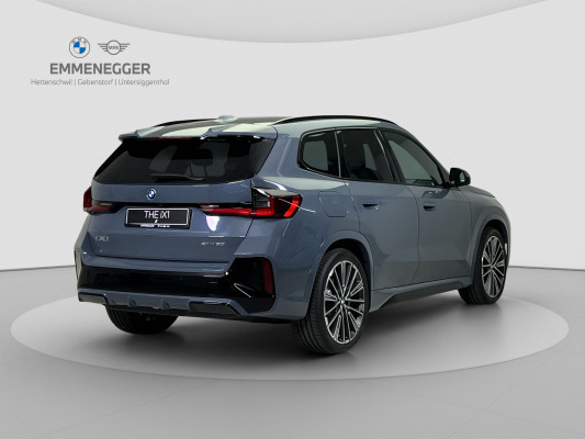 BMW iX1 xDrive 30 Ed. M Sport-image-4