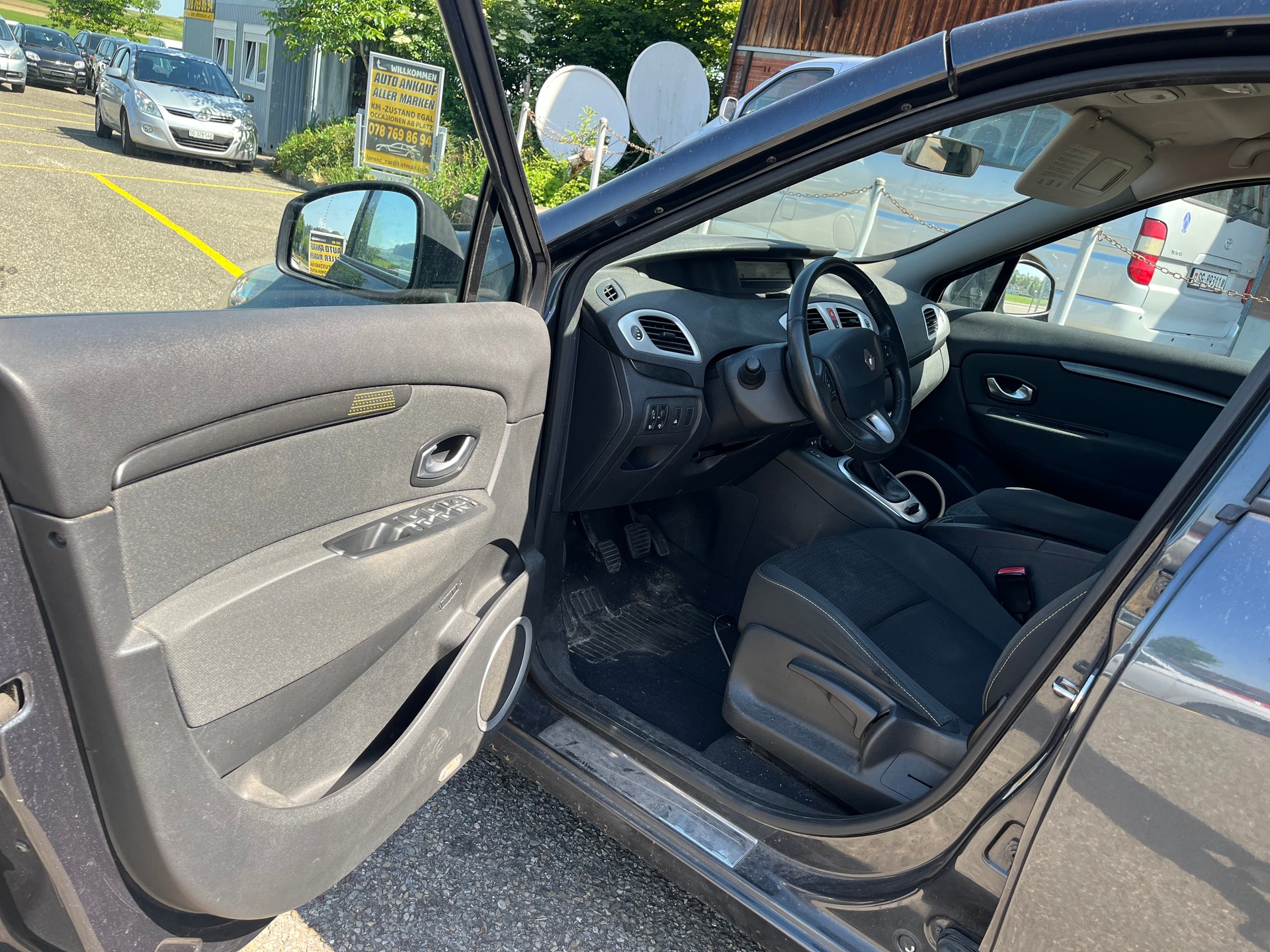 RENAULT 1,4i Benzin Mfk 11/2025 Euro B04-image-15