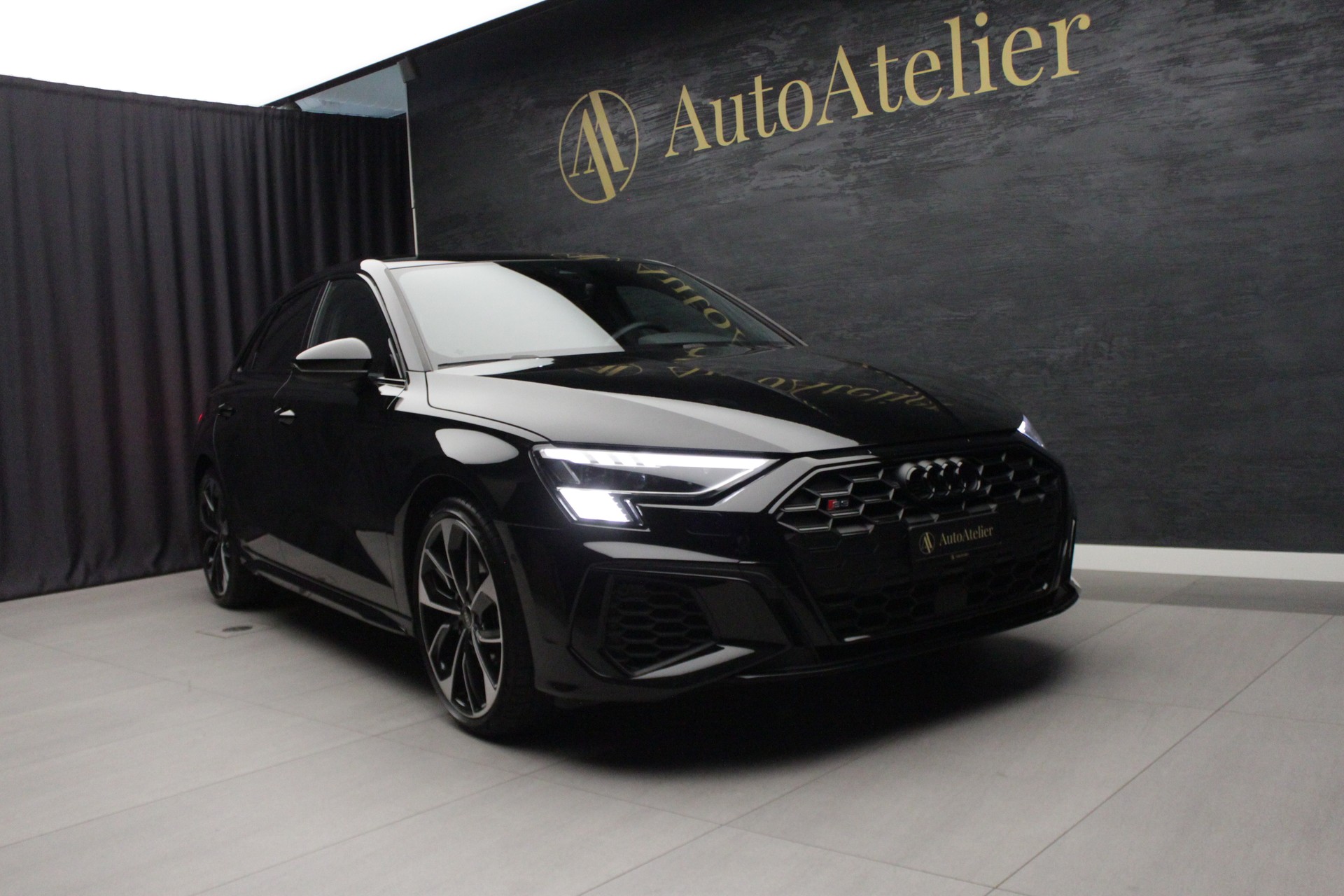 AUDI S3 Sportback 2.0 TFSI quattro S-tronic-showroom-element-3