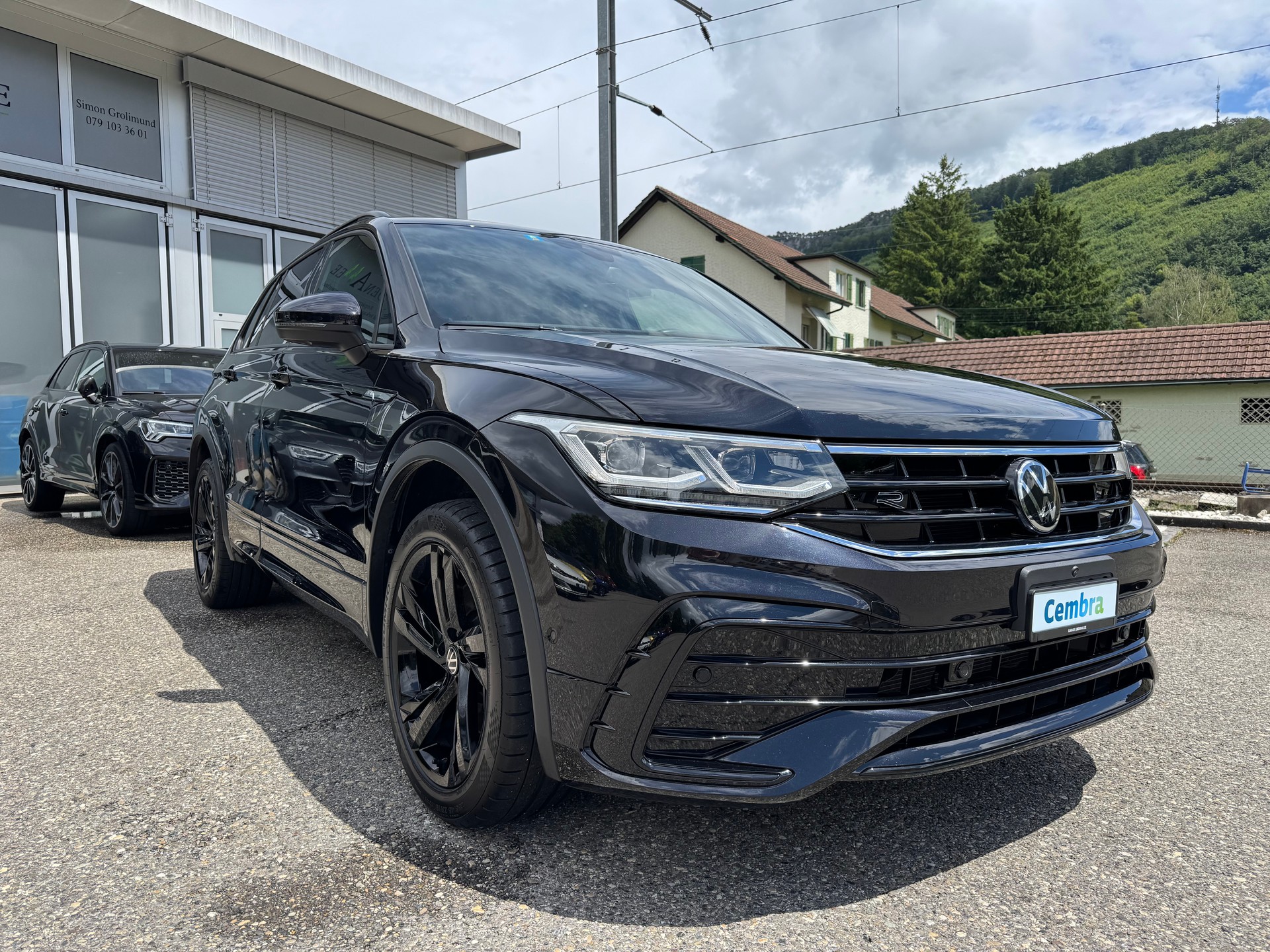 VW Tiguan 2.0TSI R-Line 4Motion DSG-showroom-element-1