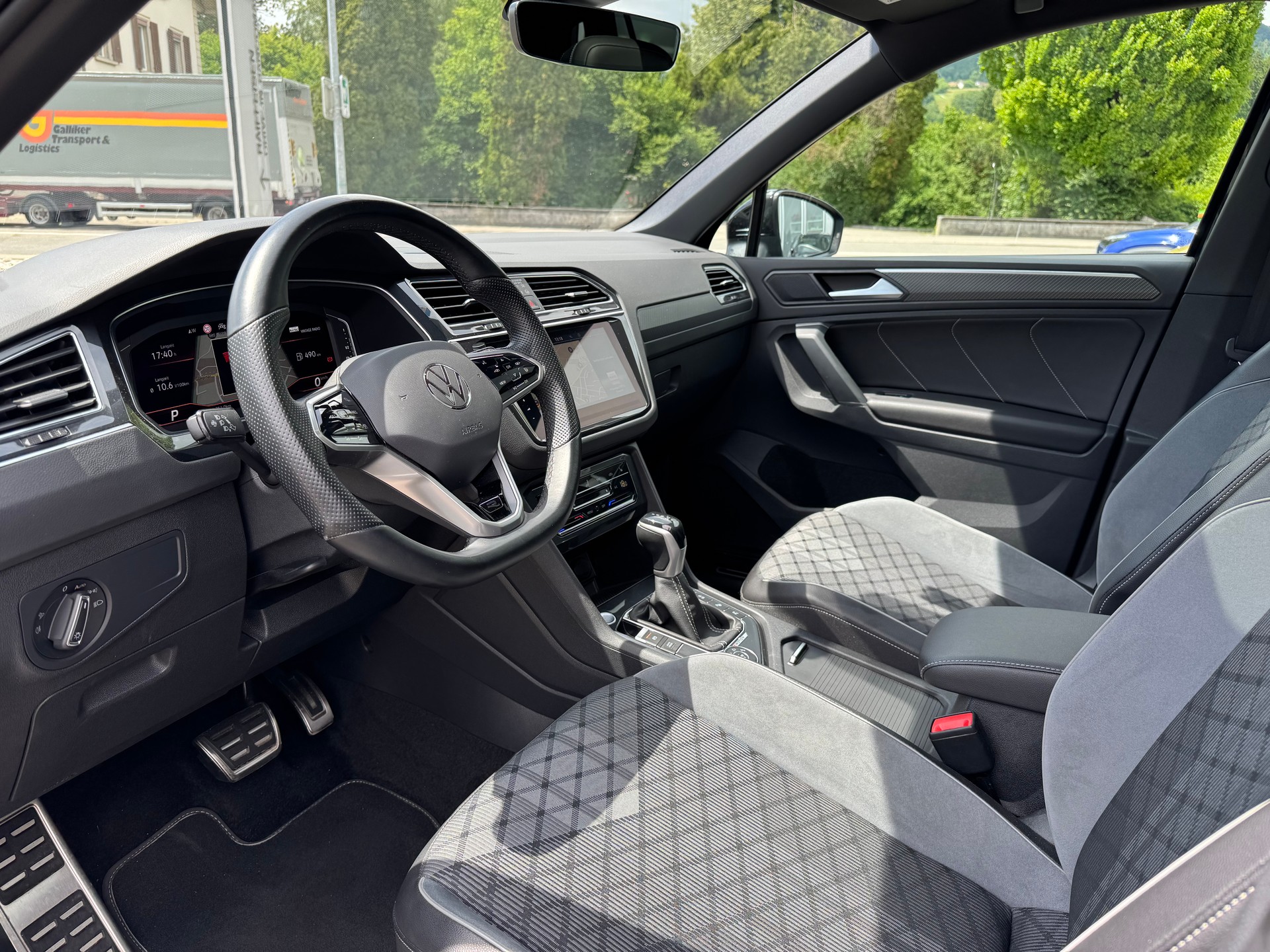VW Tiguan 2.0TSI R-Line 4Motion DSG-image-9