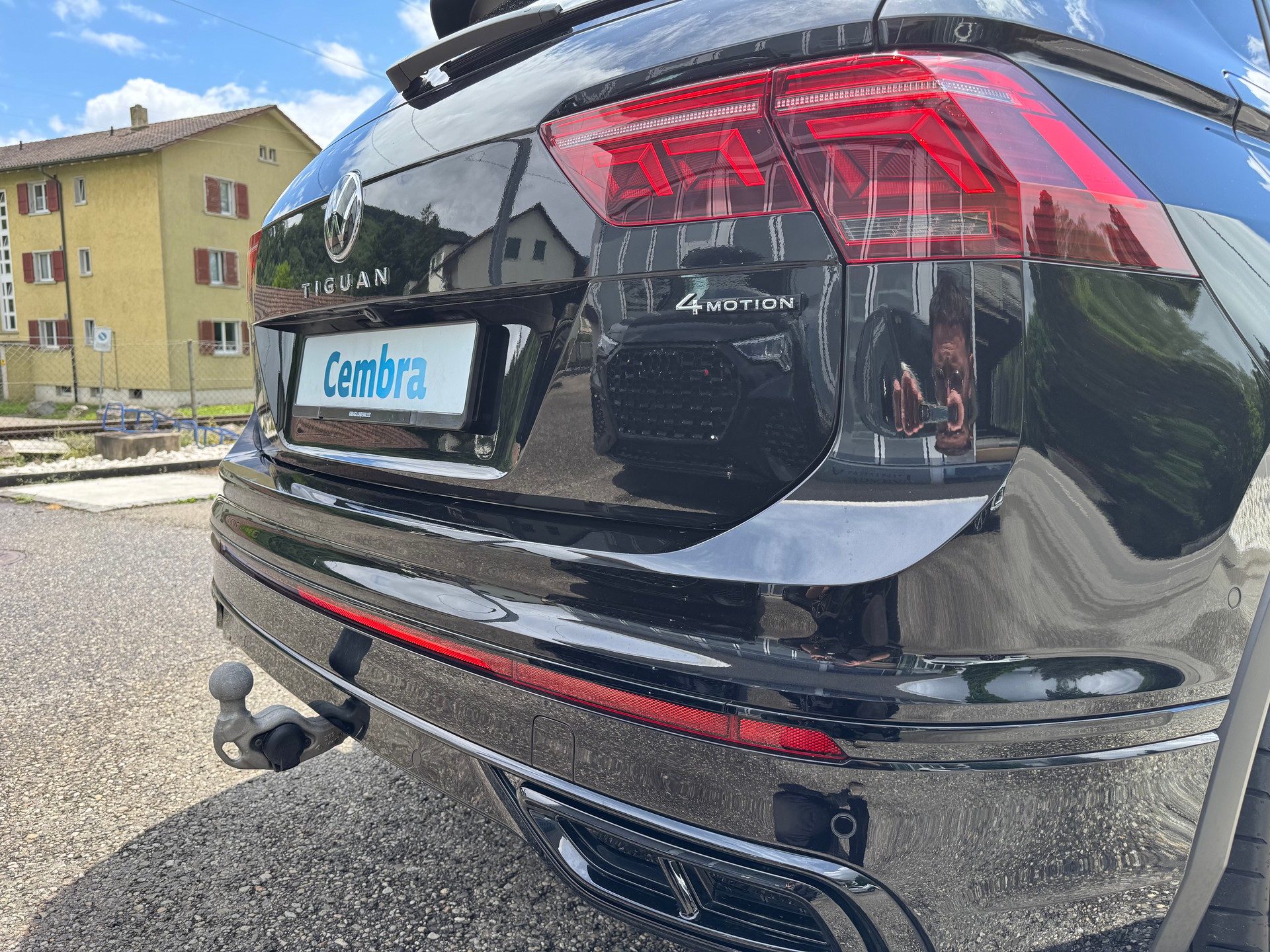 VW Tiguan 2.0TSI R-Line 4Motion DSG-image-7