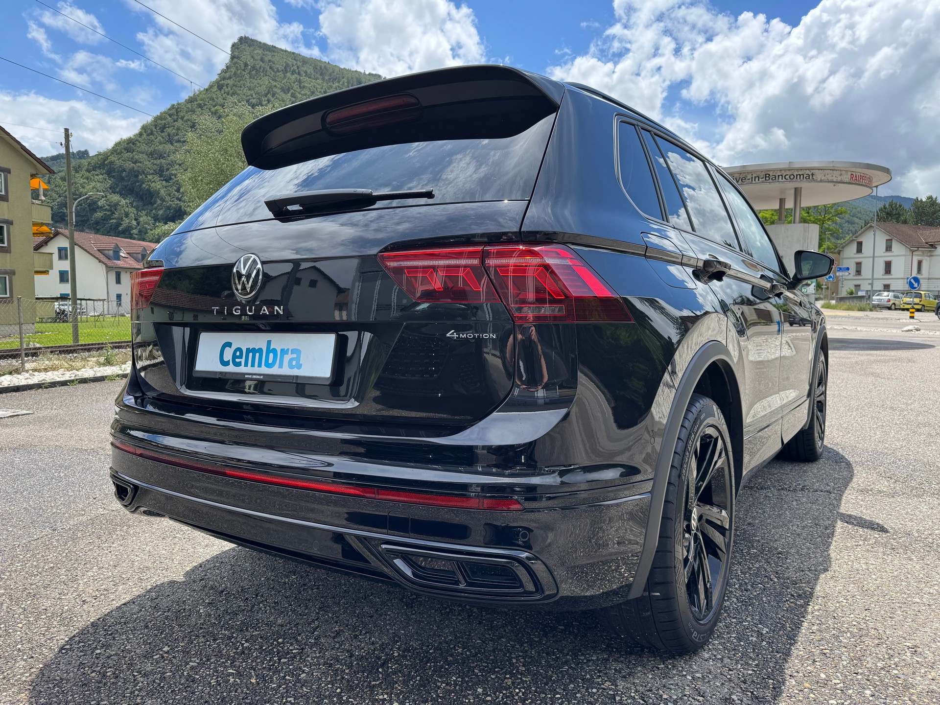 VW Tiguan 2.0TSI R-Line 4Motion DSG-image-6
