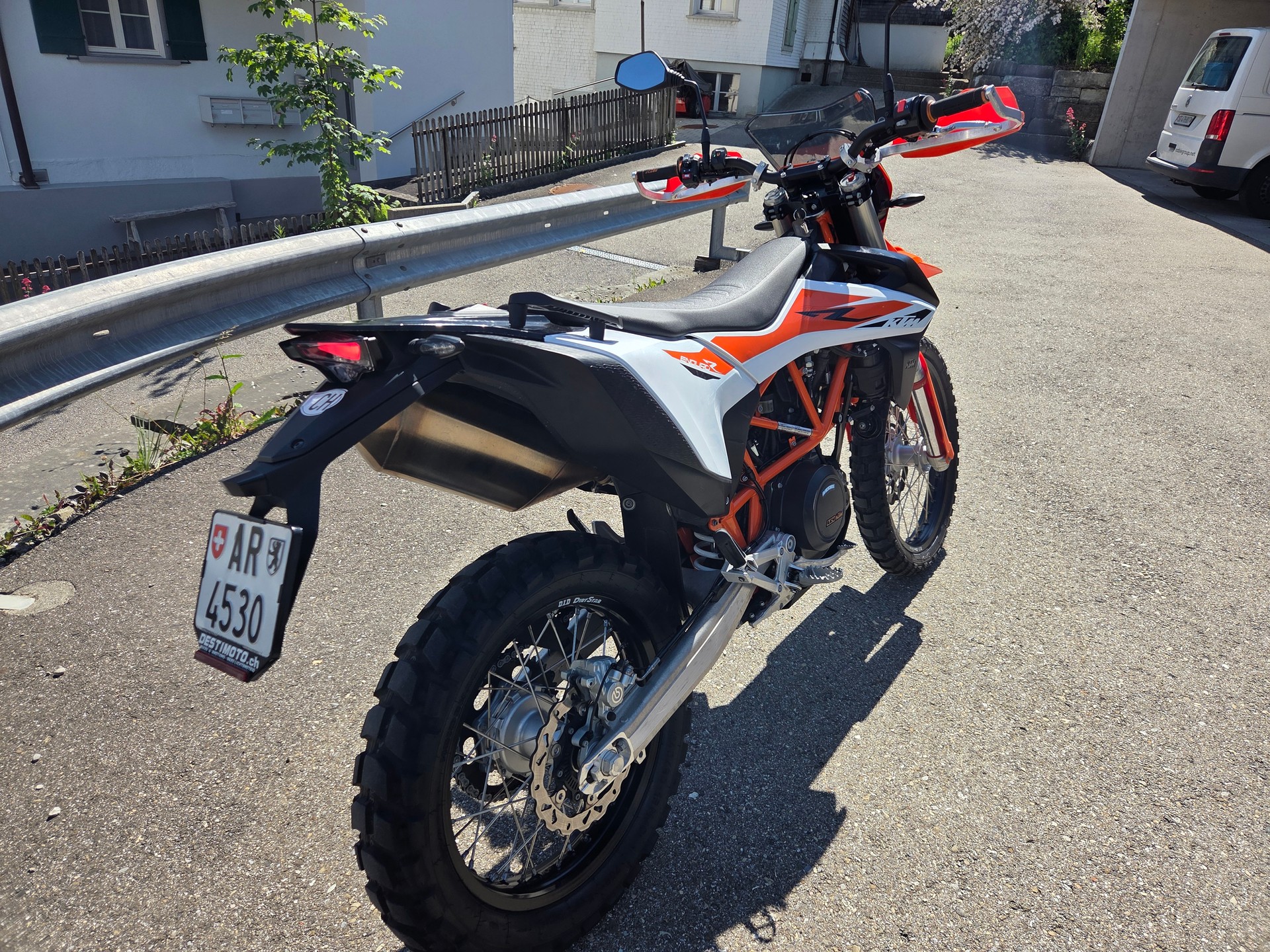 KTM 690 Enduro R-image-3