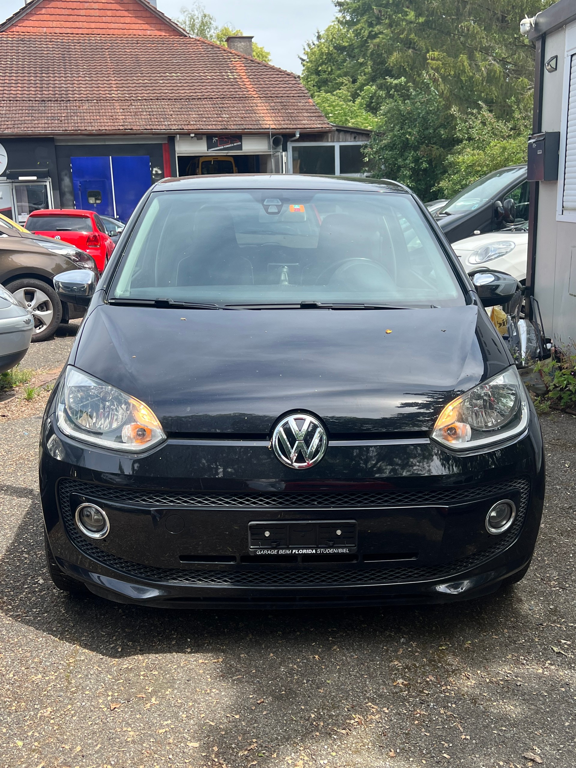 VW Up 1.0 black up-image-1