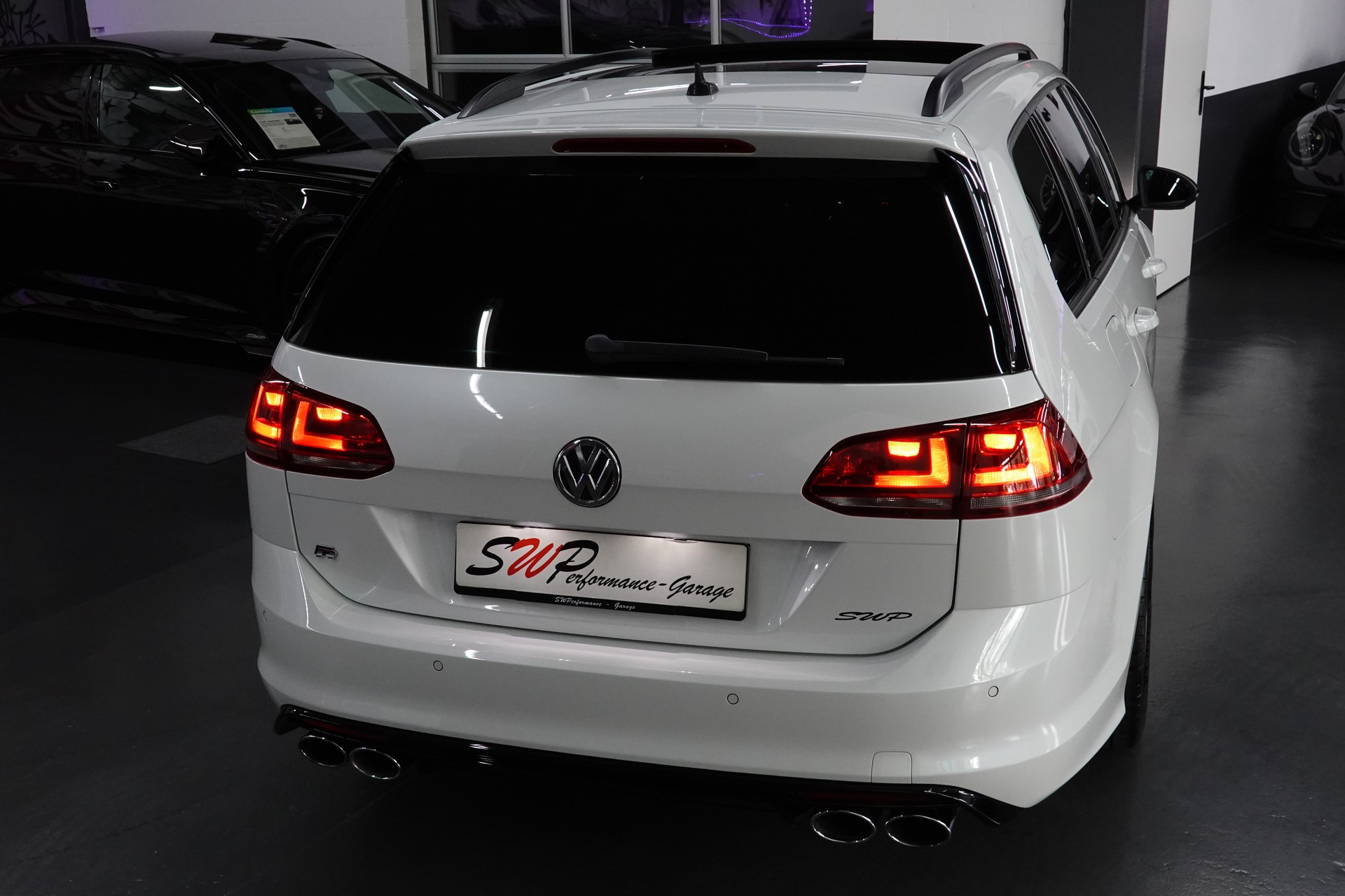 VW GOLF VARIANT 2.0 TSI R 4 Motion DSG CH-FZ ON TOP-image-19
