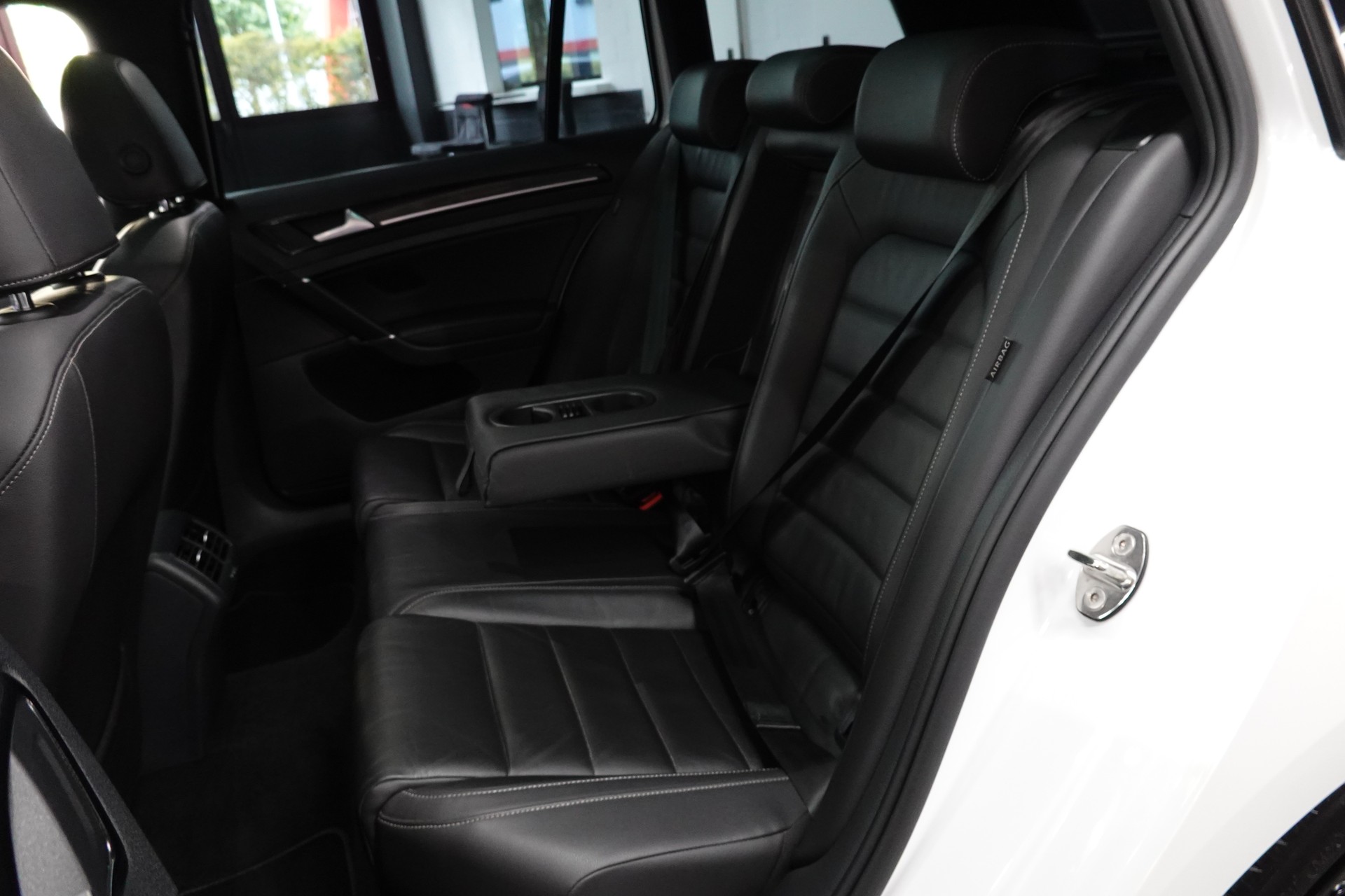 VW GOLF VARIANT 2.0 TSI R 4 Motion DSG CH-FZ ON TOP-image-30