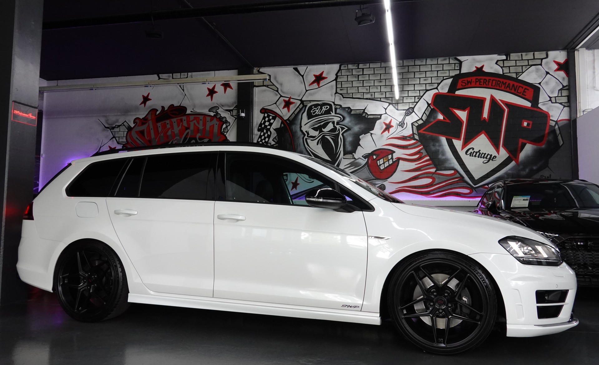 VW GOLF VARIANT 2.0 TSI R 4 Motion DSG CH-FZ ON TOP-image-17