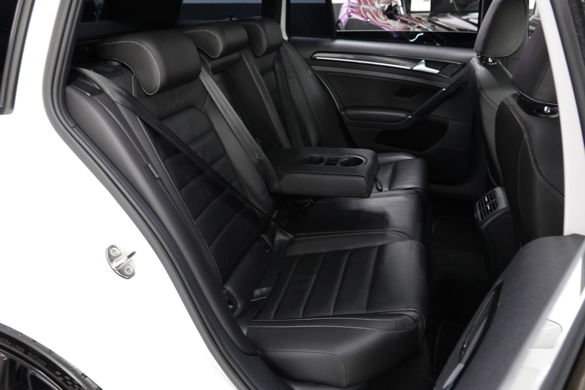 VW GOLF VARIANT 2.0 TSI R 4 Motion DSG CH-FZ ON TOP-image-32