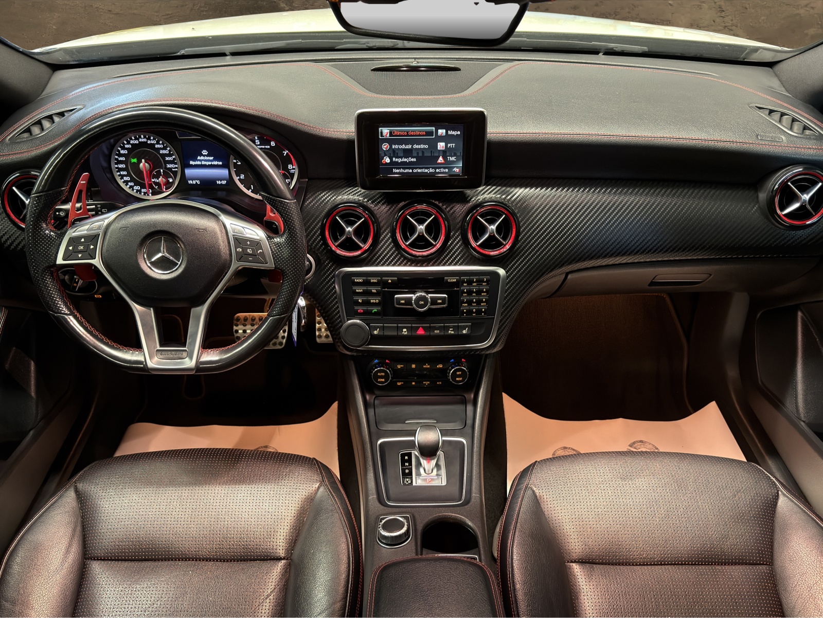 MERCEDES-BENZ A 45 AMG 4Matic Speedshift 7G-DCT-showroom-element-3