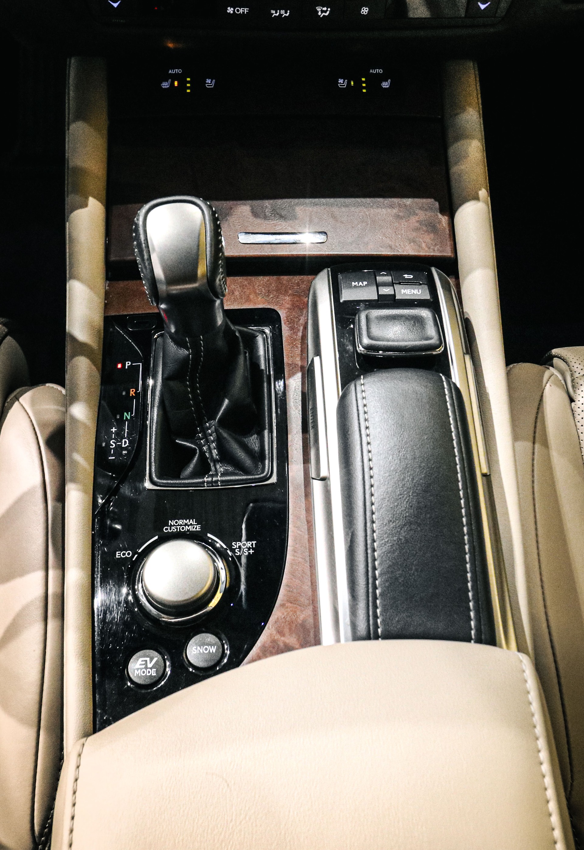 LEXUS GS 450h excellence Automatic-image-16