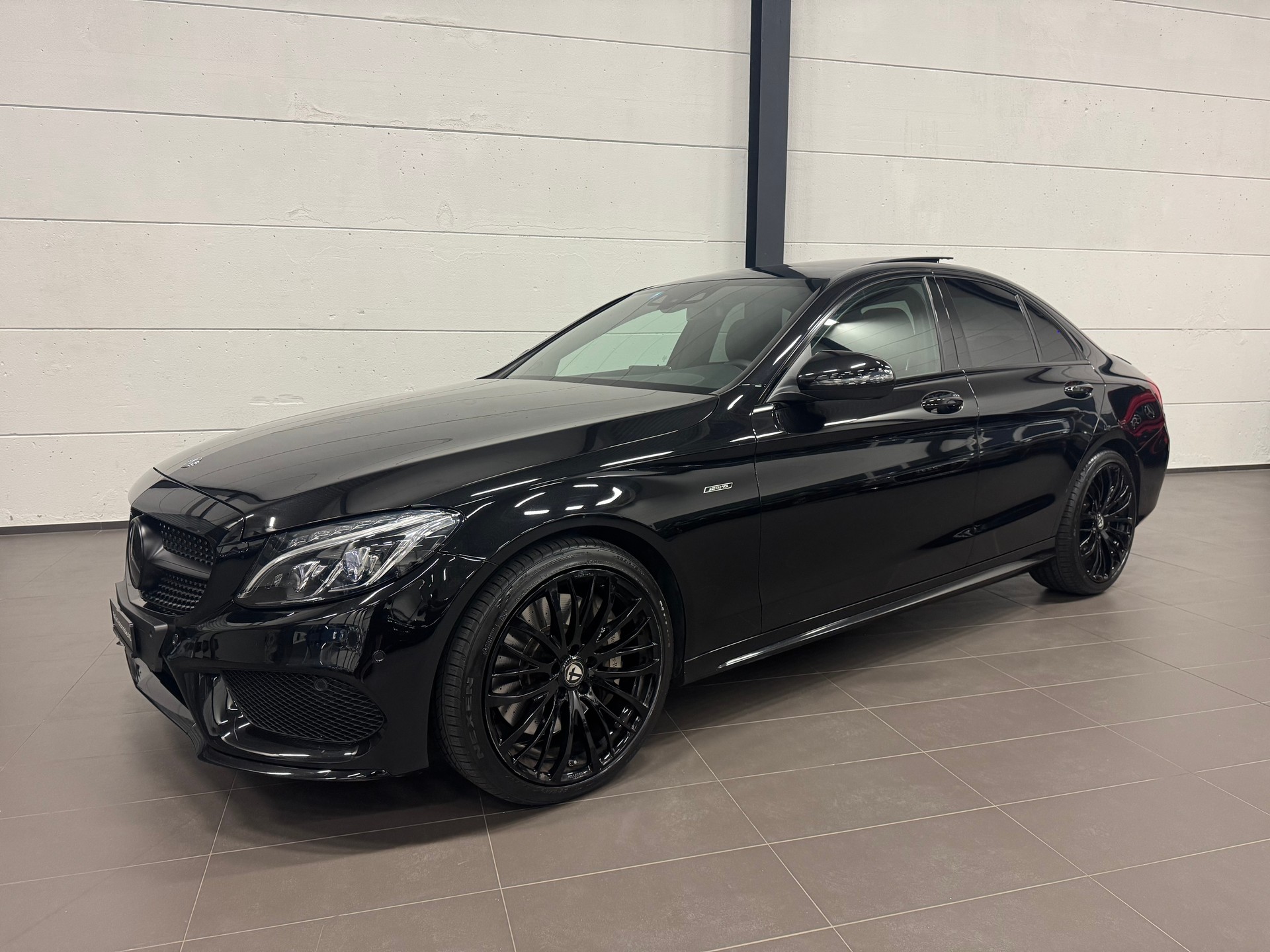 MERCEDES-BENZ C 450 AMG 4Matic 7G-Tronic-showroom-element-2