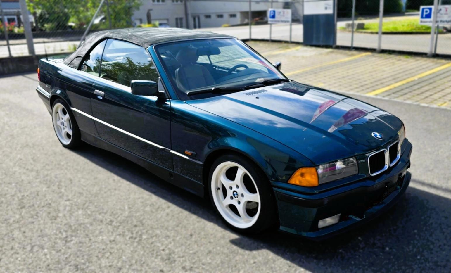 BMW 318i-image-12