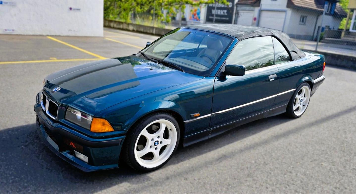 BMW 318i-image-13