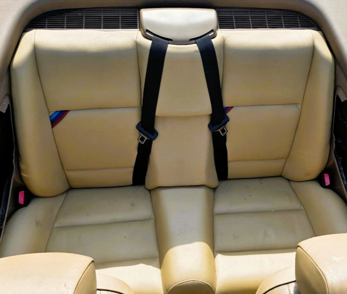 BMW 318i-image-8