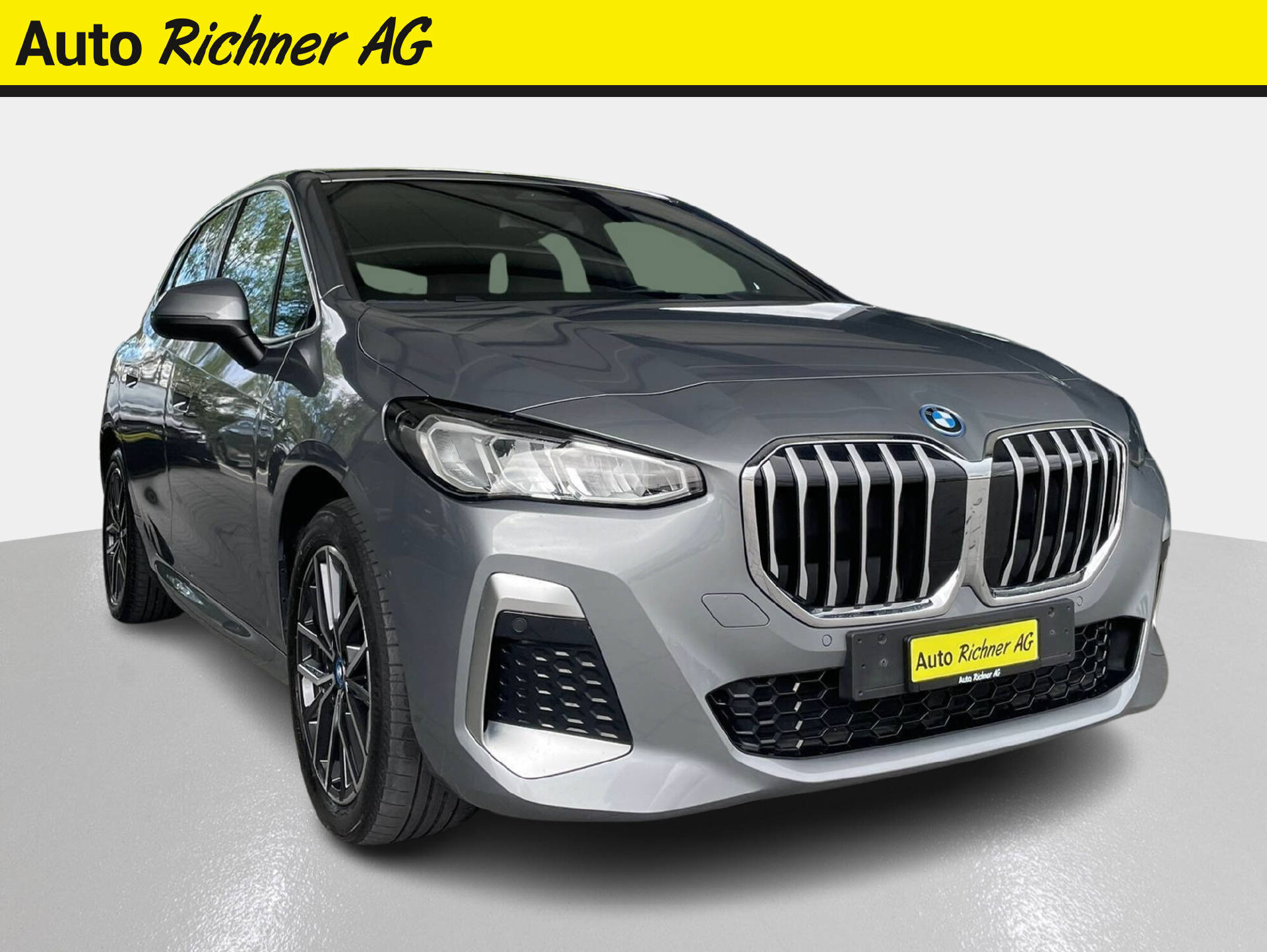 BMW 225e xDrive paddles Active Tourer