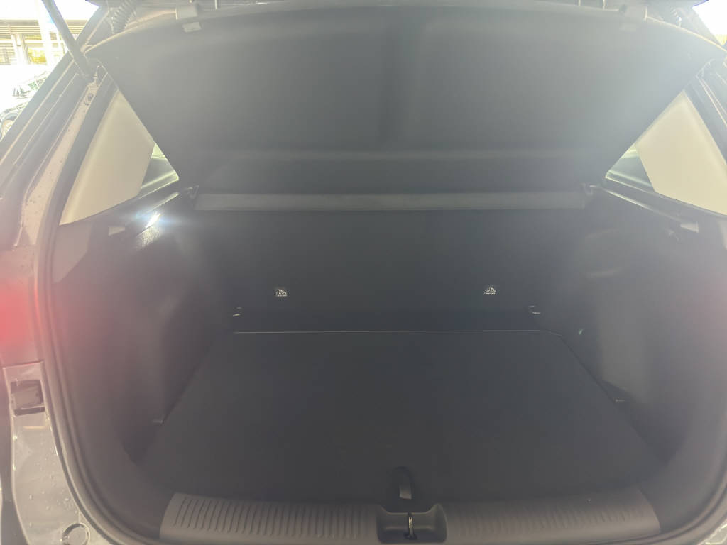 MG ZS 1.5 Hybrid+ Luxury-image-8