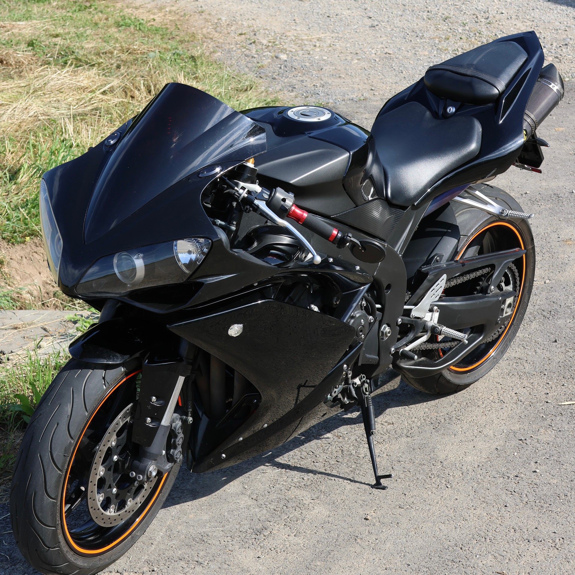 YAMAHA YZF-R1-image-0