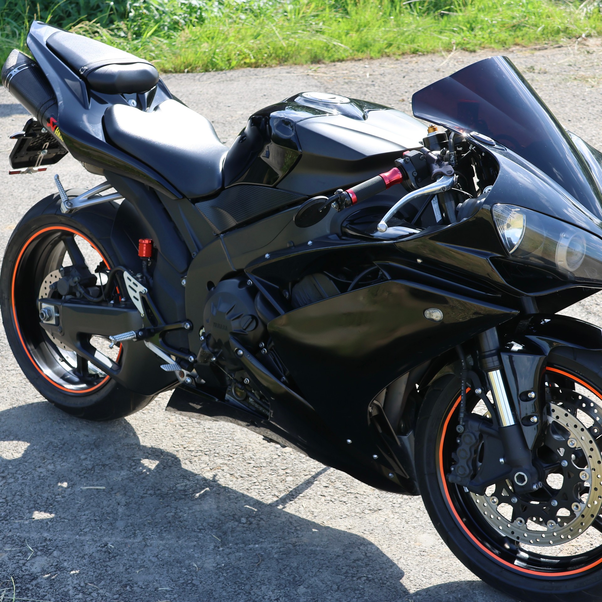 YAMAHA YZF-R1-image-2