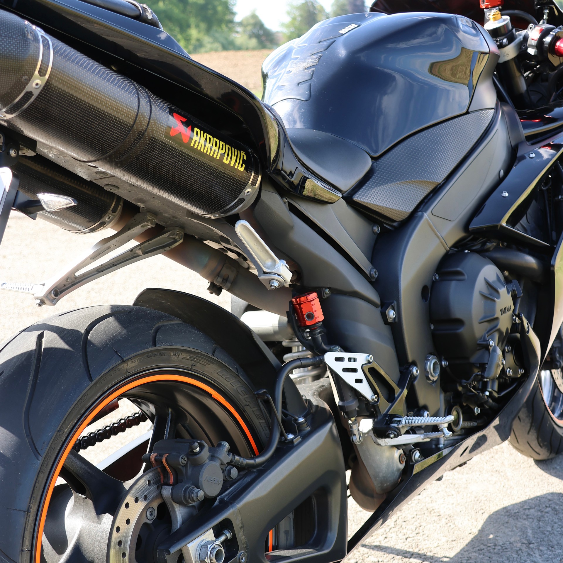 YAMAHA YZF-R1-image-5