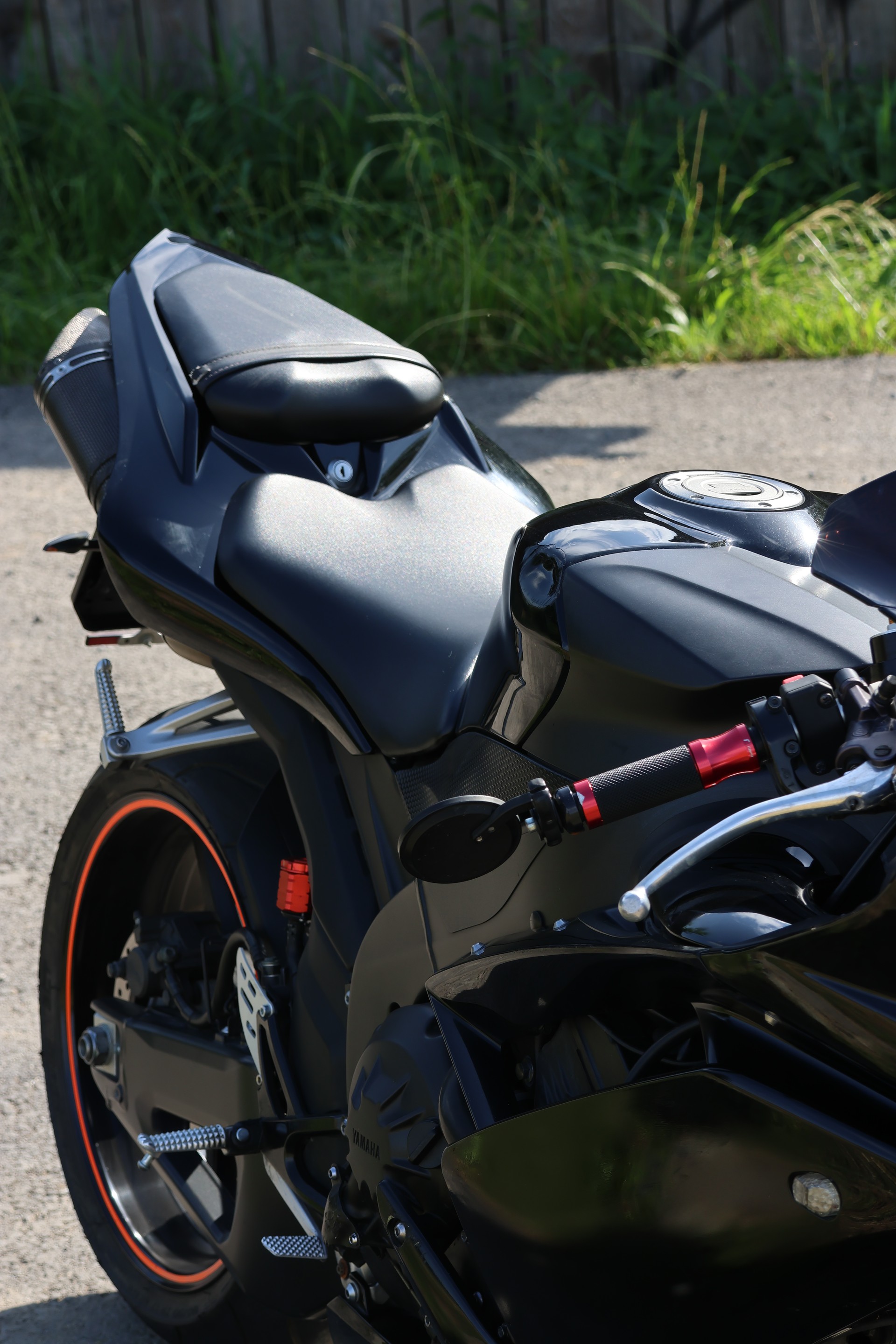 YAMAHA YZF-R1-image-4