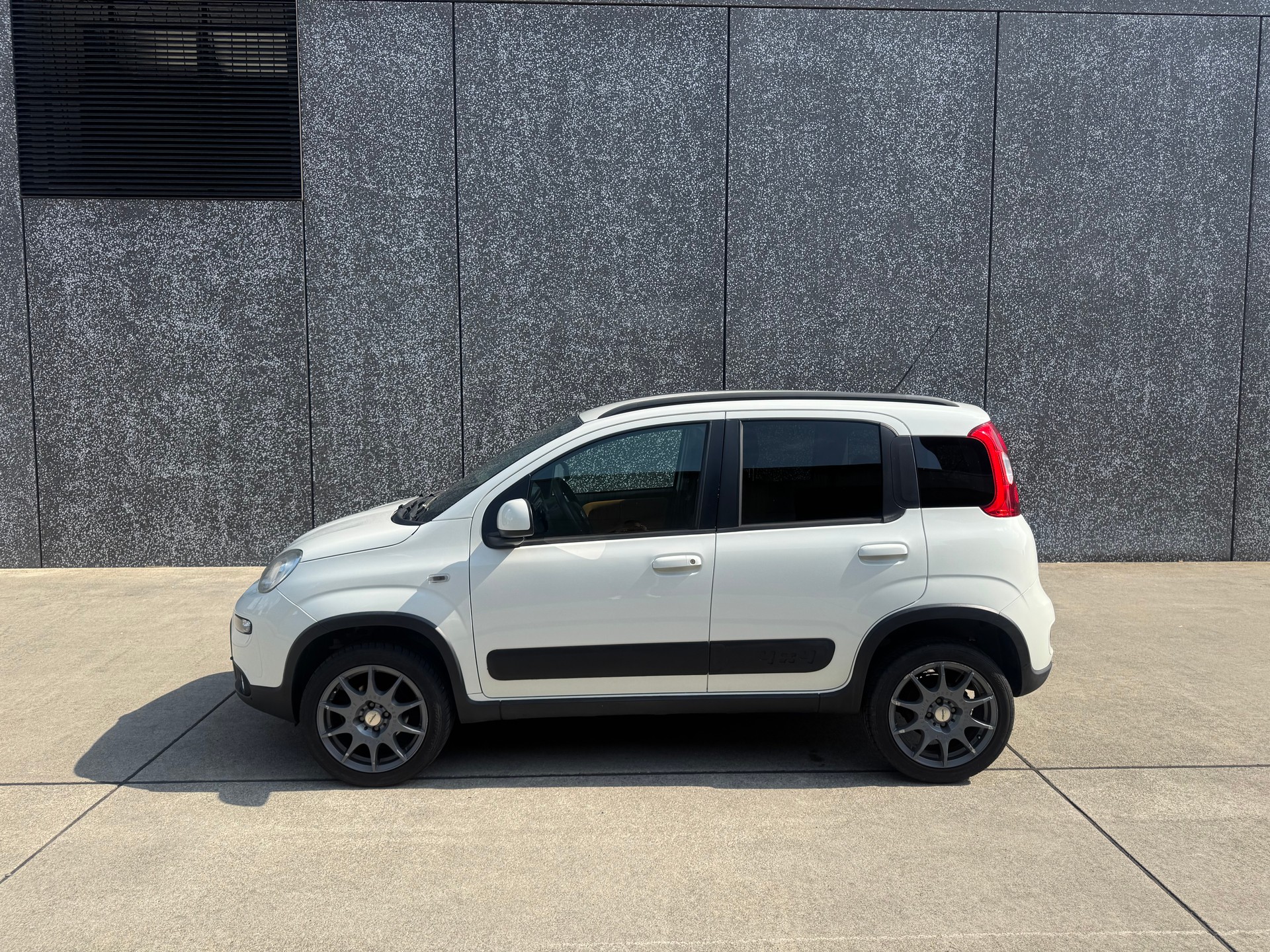 FIAT Panda 1.3 MJ Pop 4x4-showroom-element-3