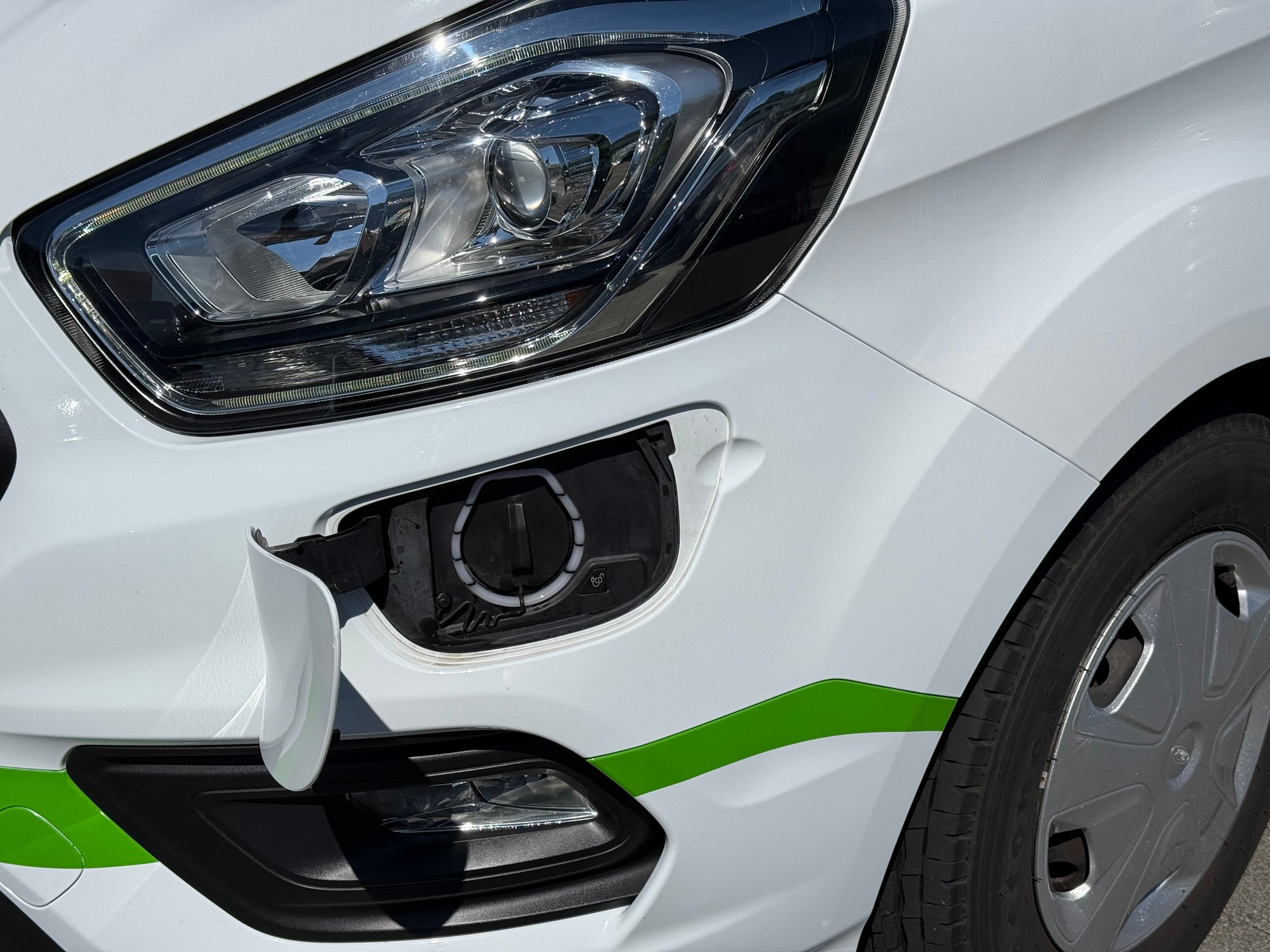 FORD Transit Custom 1.0 Eco Boost 320 L1H1 Trend PHEV-image-7