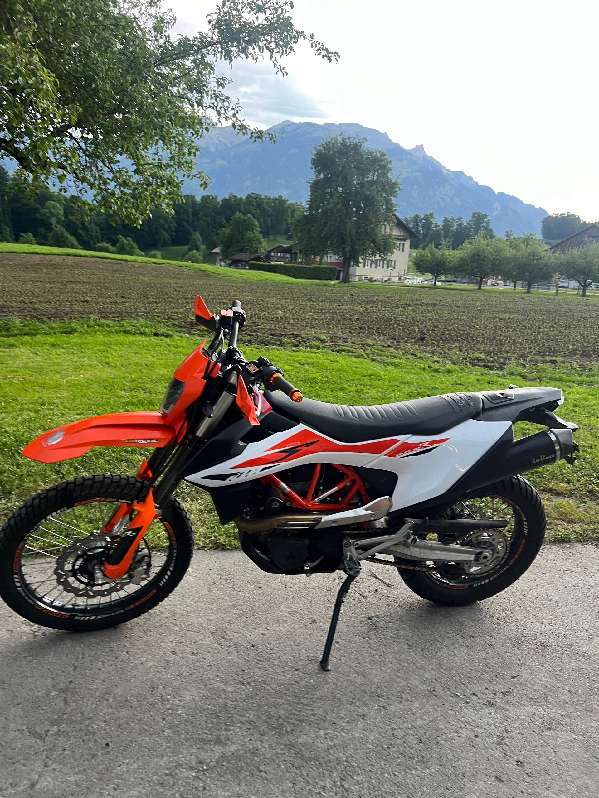 KTM 690 SMC R ABS-image-0
