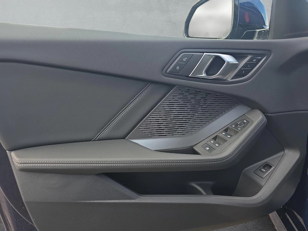 BMW 123 xDrive M Sport Steptronic-image-16