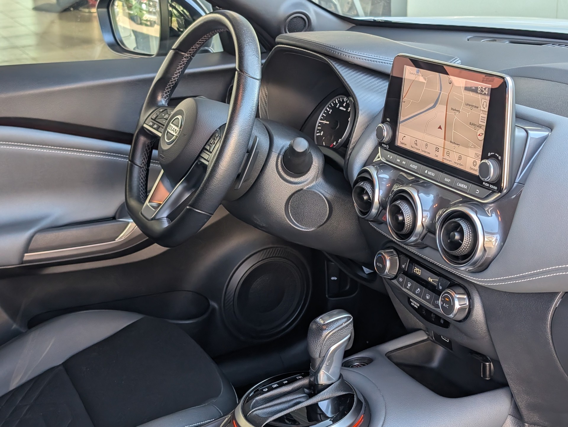 NISSAN Juke 1.0 DIG-T tekna DCT-image-17