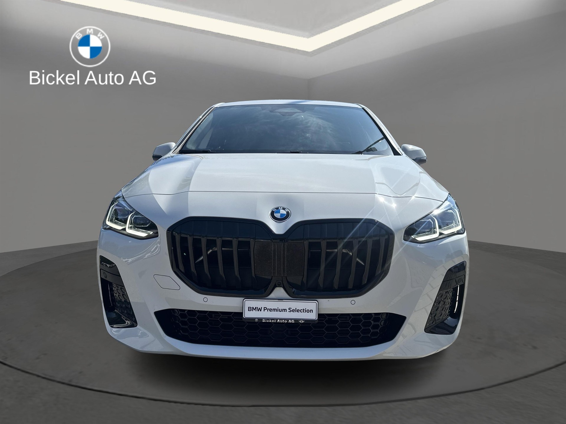 BMW 223i xDrive M Sport-showroom-element-3