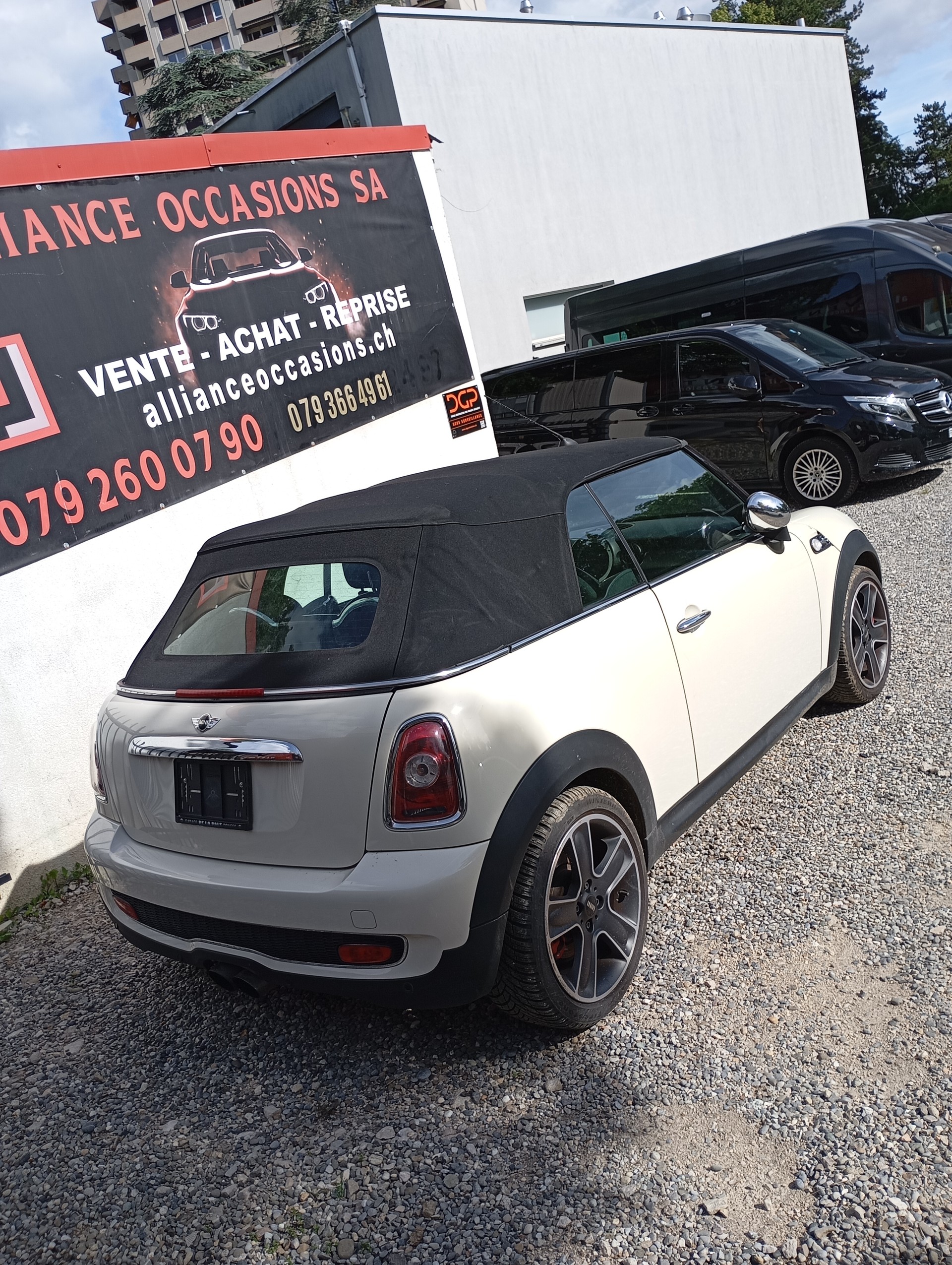 MINI Cooper John Cooper Works Cabriolet-image-4