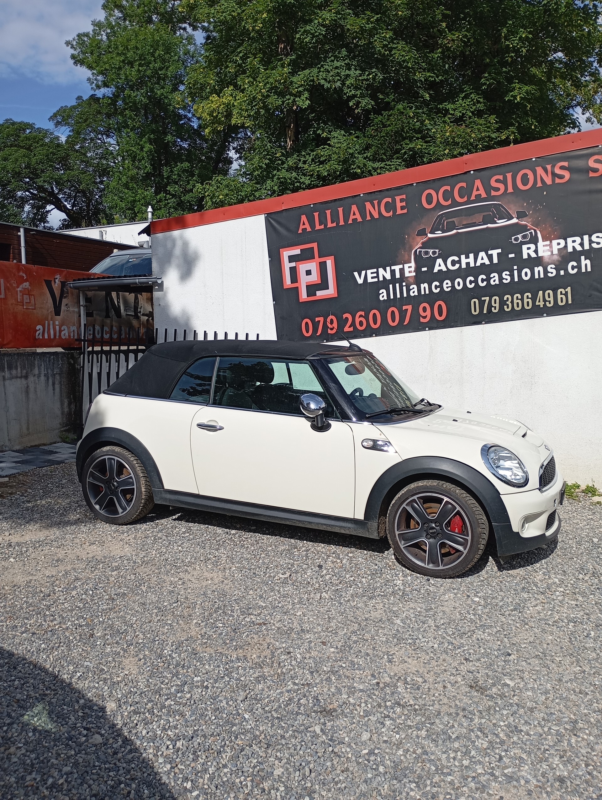 MINI Cooper John Cooper Works Cabriolet-showroom-element-3