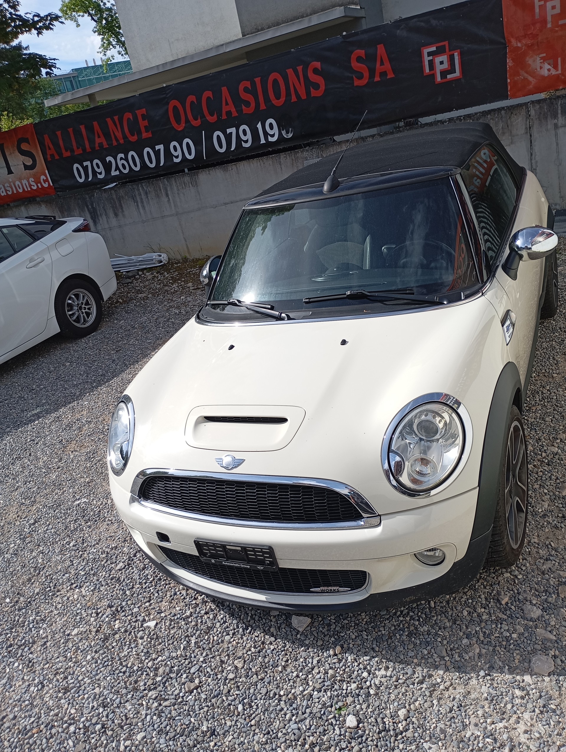 MINI Cooper John Cooper Works Cabriolet-image-8