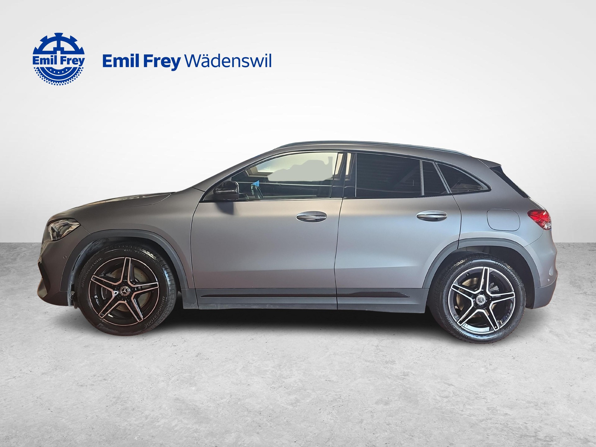 MERCEDES-BENZ GLA 250 4MATIC AMG Line-showroom-element-1