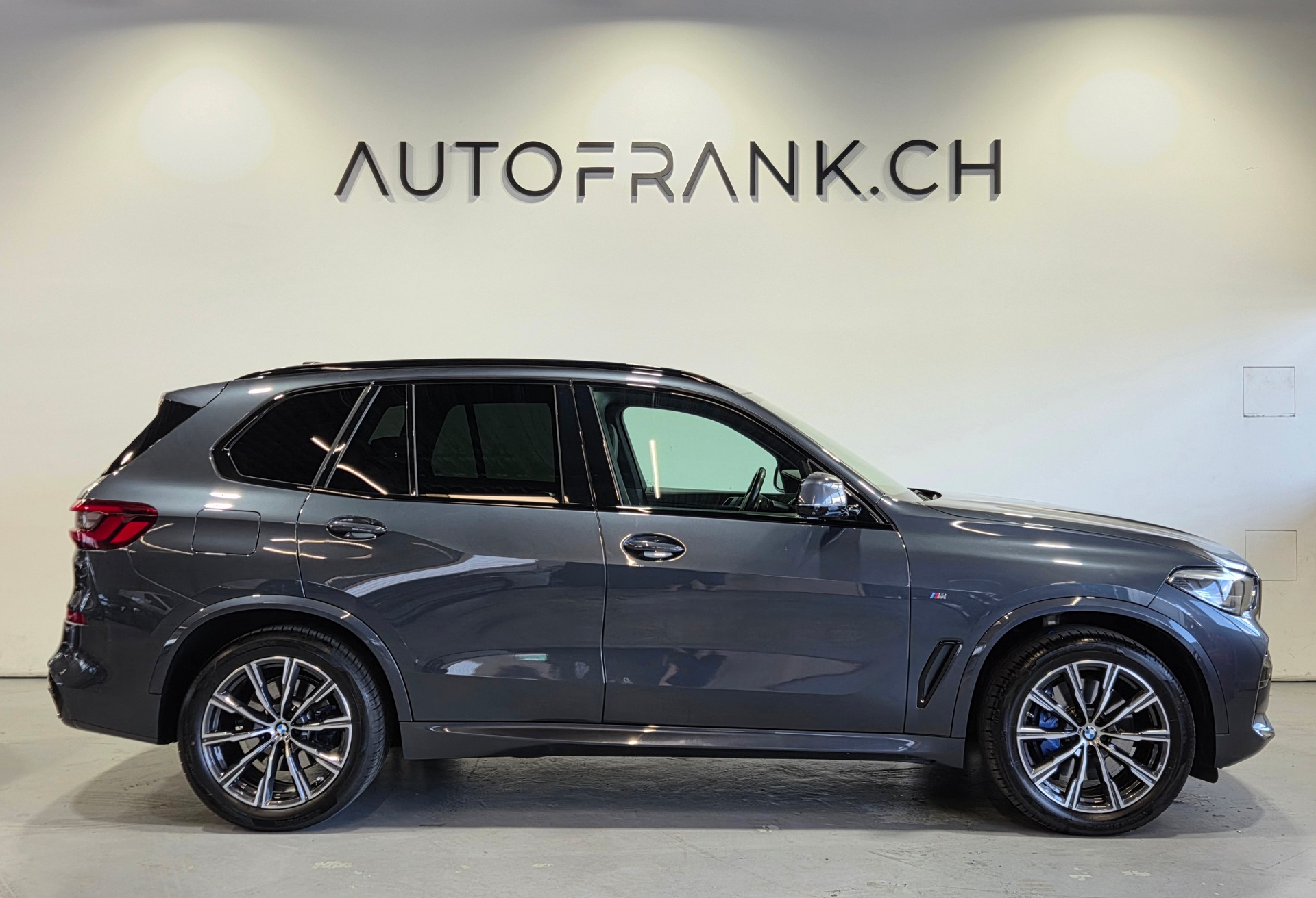 BMW X5 40i xDrive M-Sport-showroom-element-1