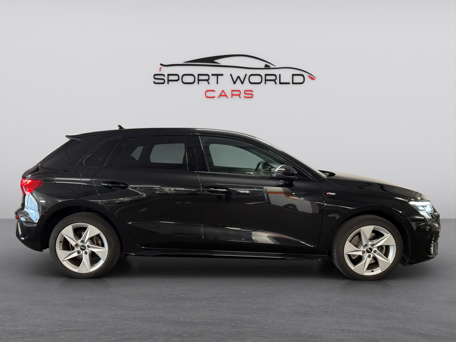 AUDI A3 Sportback 40 TFSI e S line S-tronic-image-13