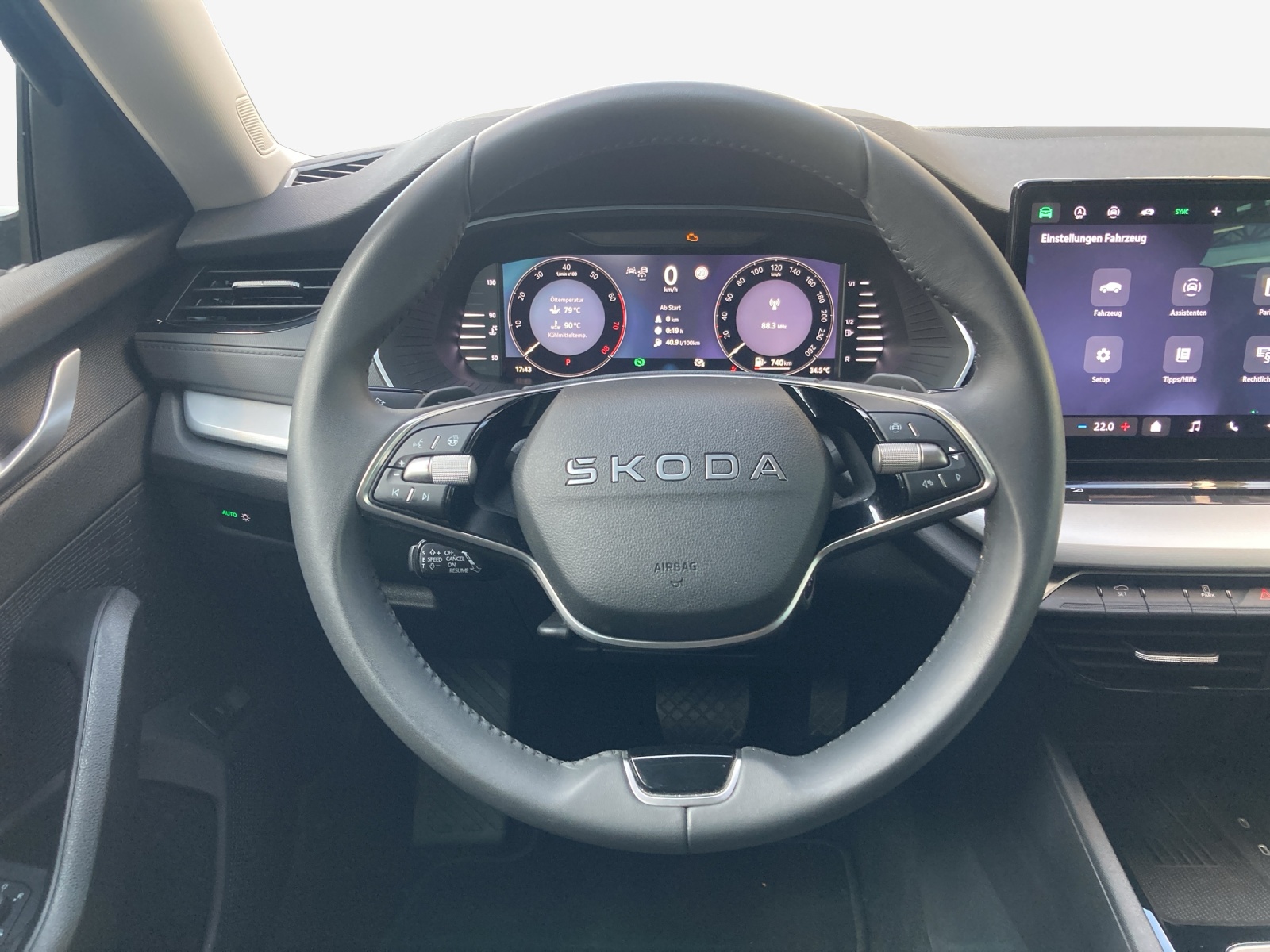 SKODA Octavia Combi 1.5 TSI mHEV DSG Dynamic-image-9